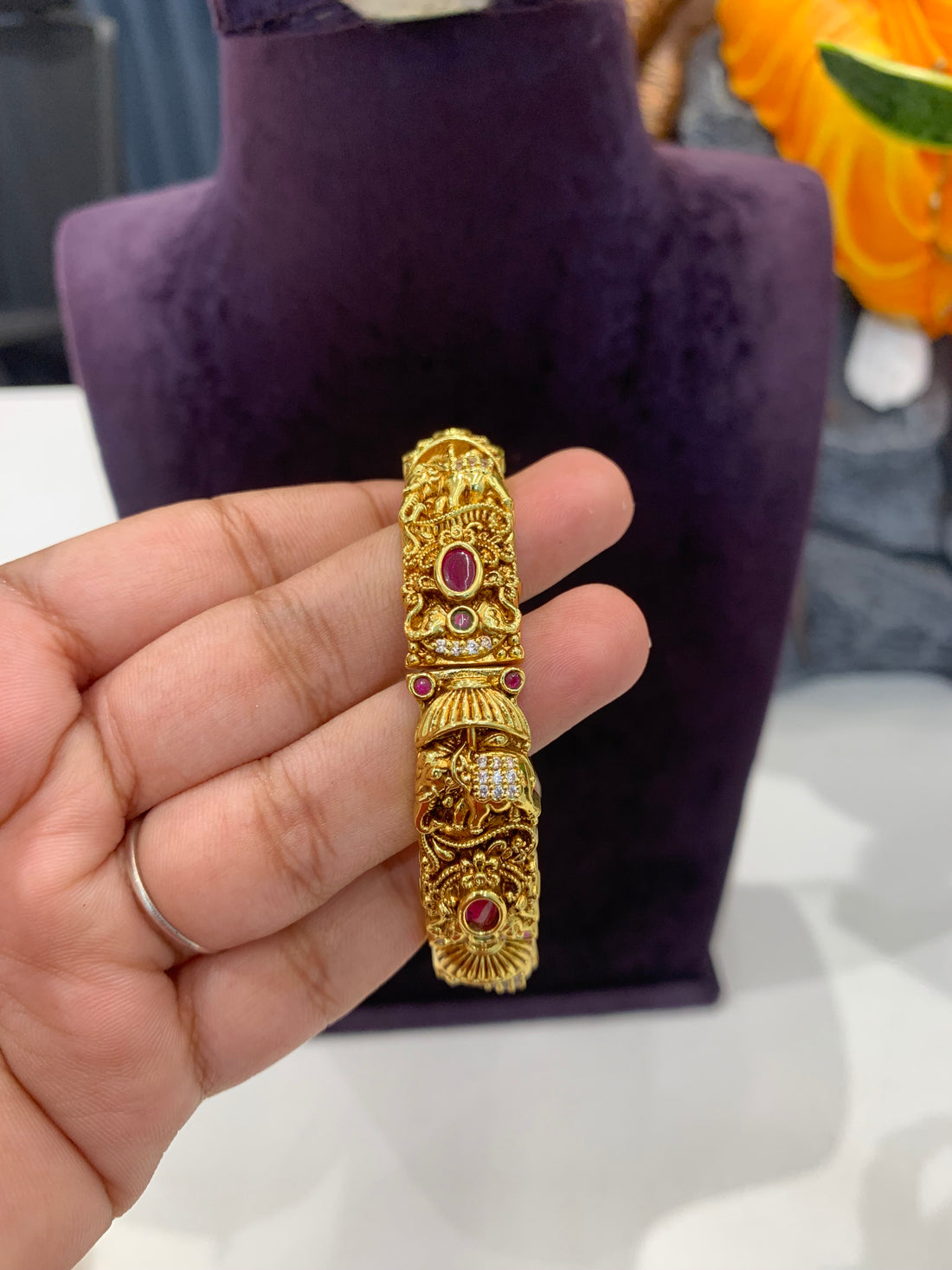 Beautiful single openable bangle