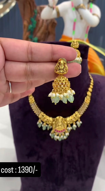 Beautiful jadav necklace