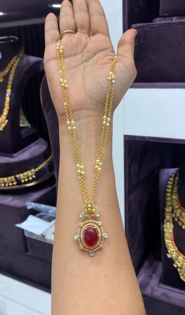 Beautiful pendant with customised chain