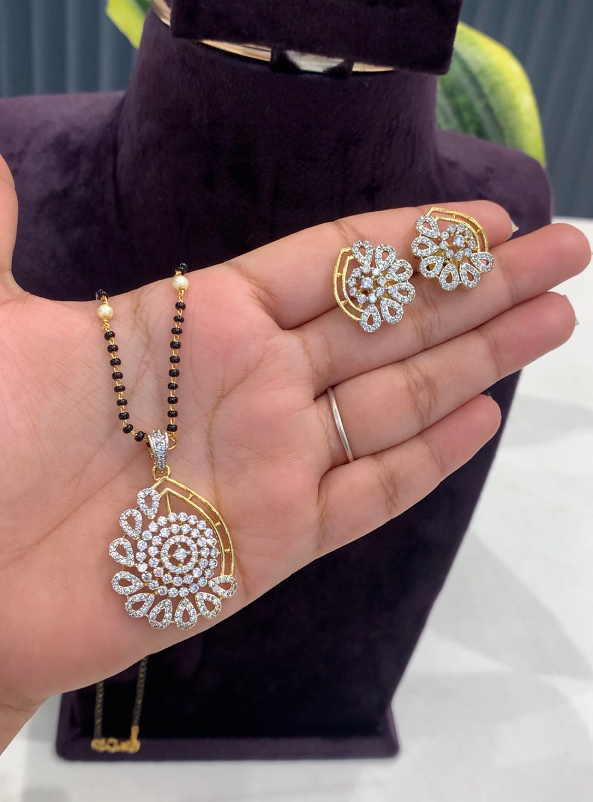 Beautiful Pendent set with Blackbeads (18inches)