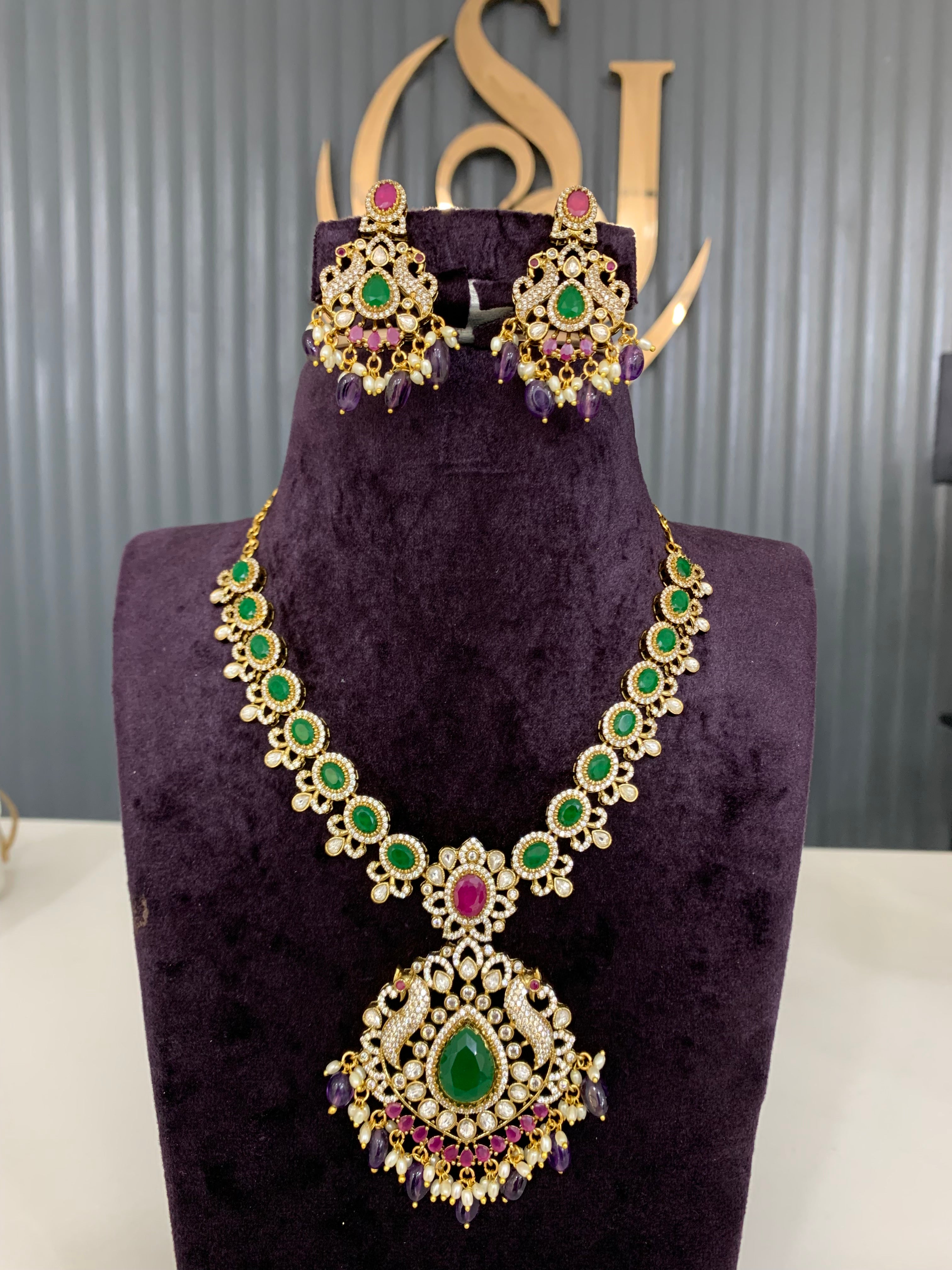 Beautiful green stone necklace
