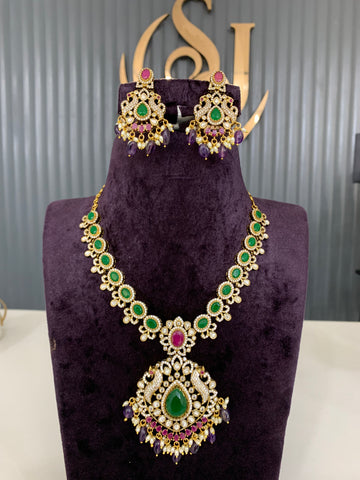 Beautiful green stone necklace