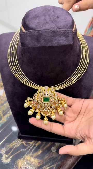 Beautiful Hasli with beautiful removable pendent
