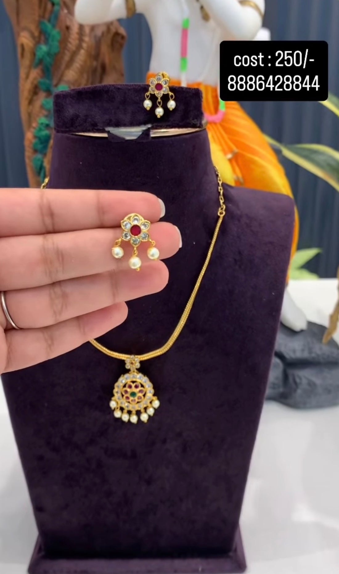 Beautiful simple necklace