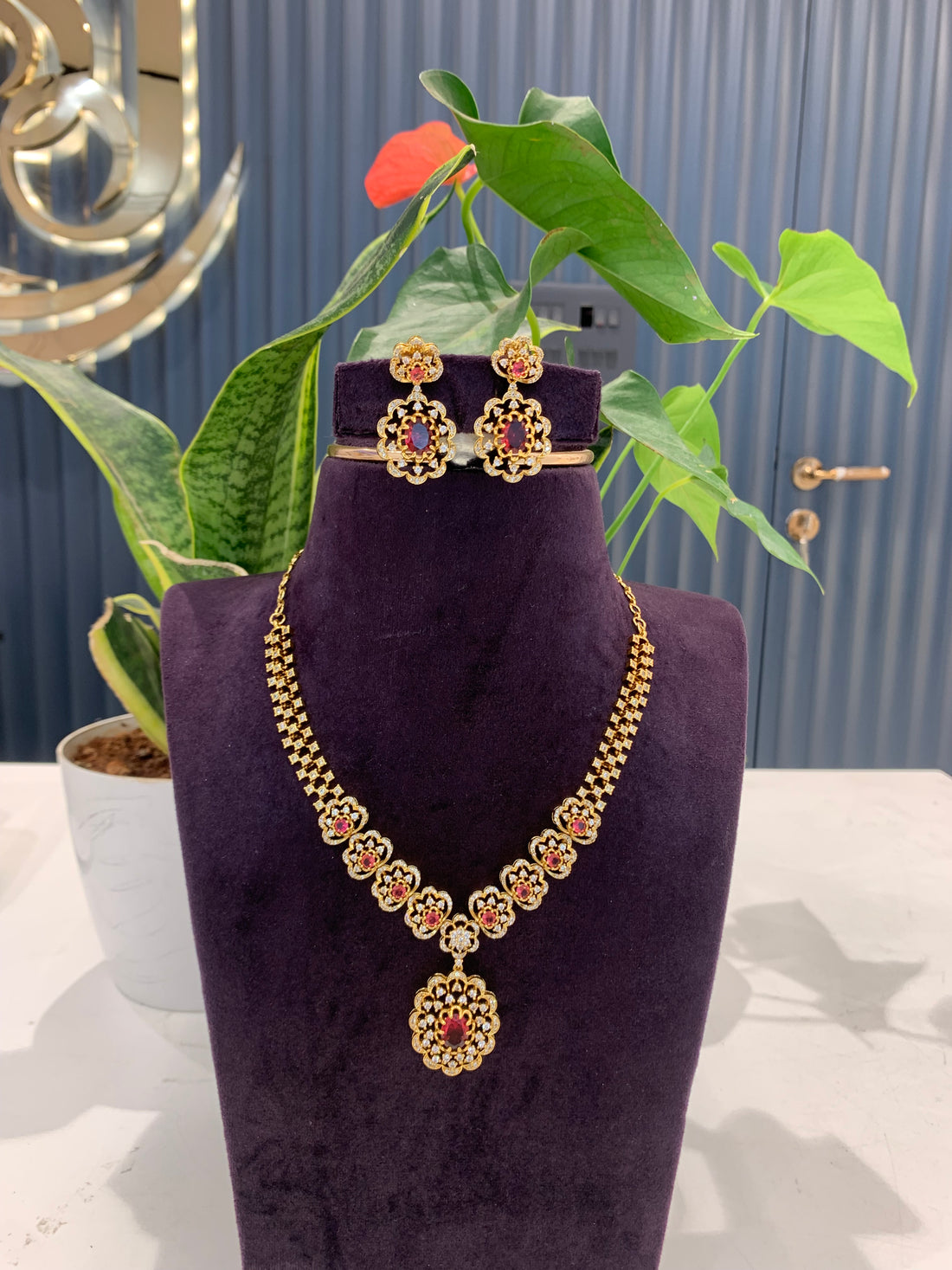 Beautiful party necklace