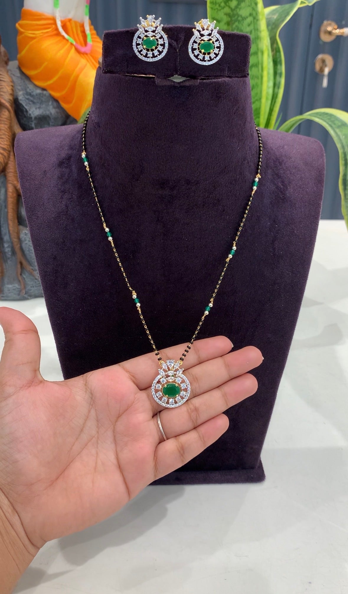 Beautiful diamond replica pendant set blackbeads 18inchs