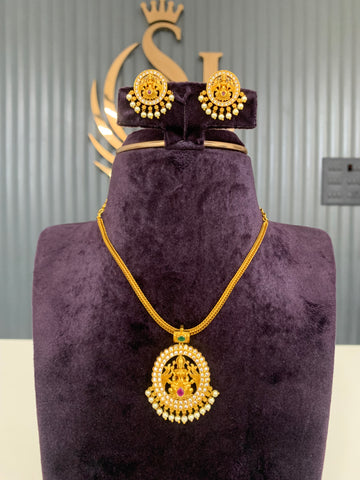 Beautiful simple necklace