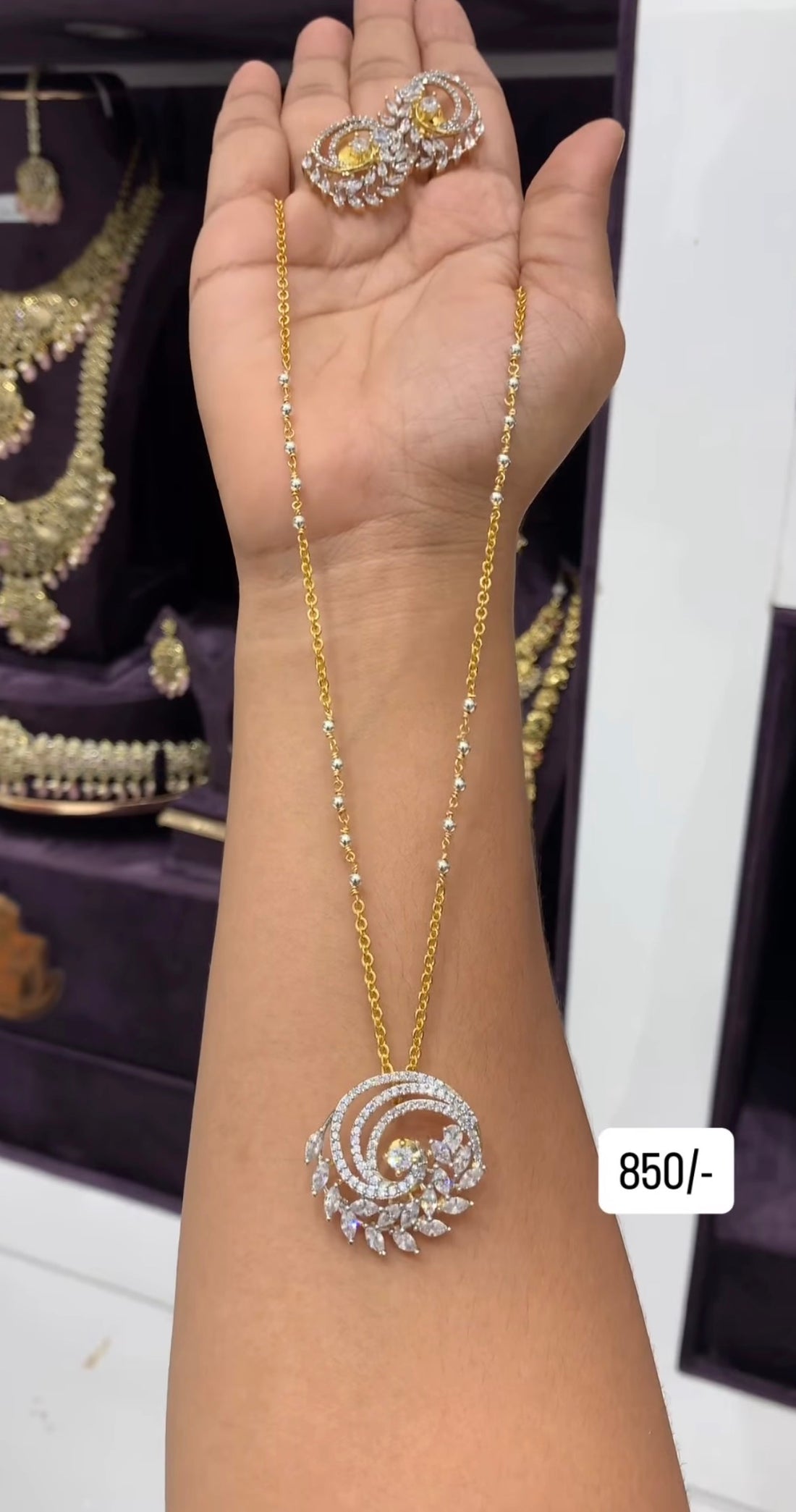 Beautiful GJ locket with customised chandraharam chain 18inchs