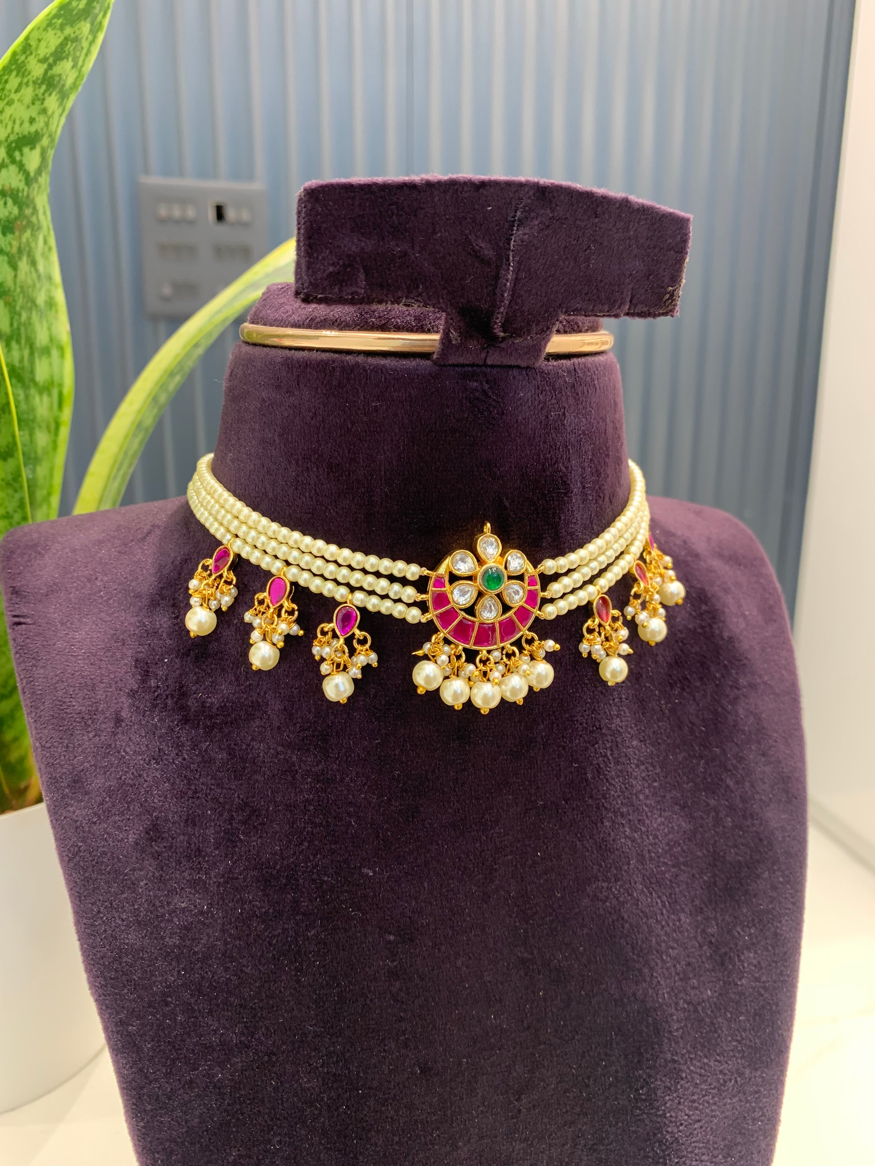Beautiful white pearls Beads set  with jadav stone locket