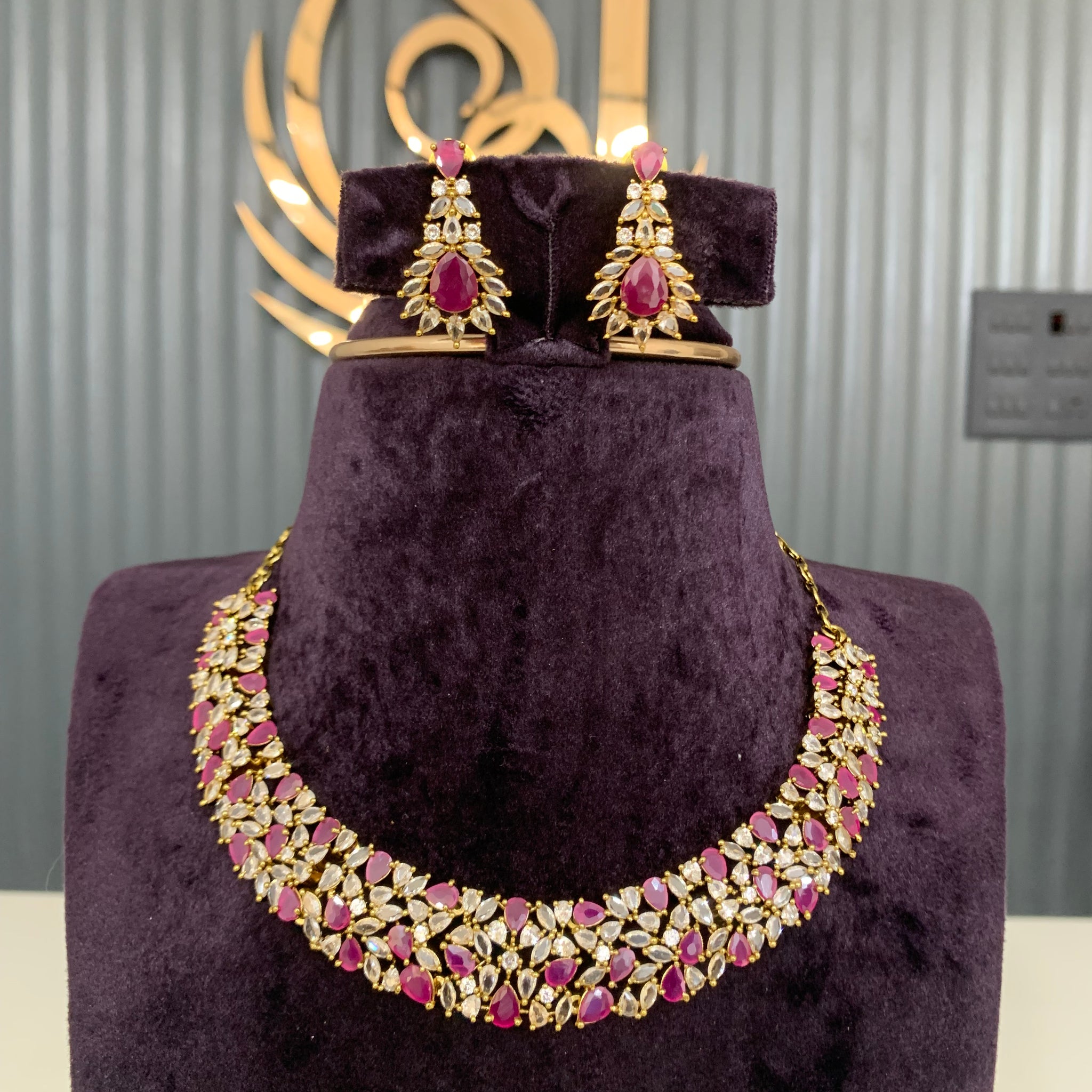Beautiful choker set