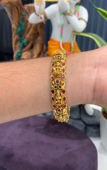 Beautiful openable kada bangle freesize suitable for 2.6 2.8