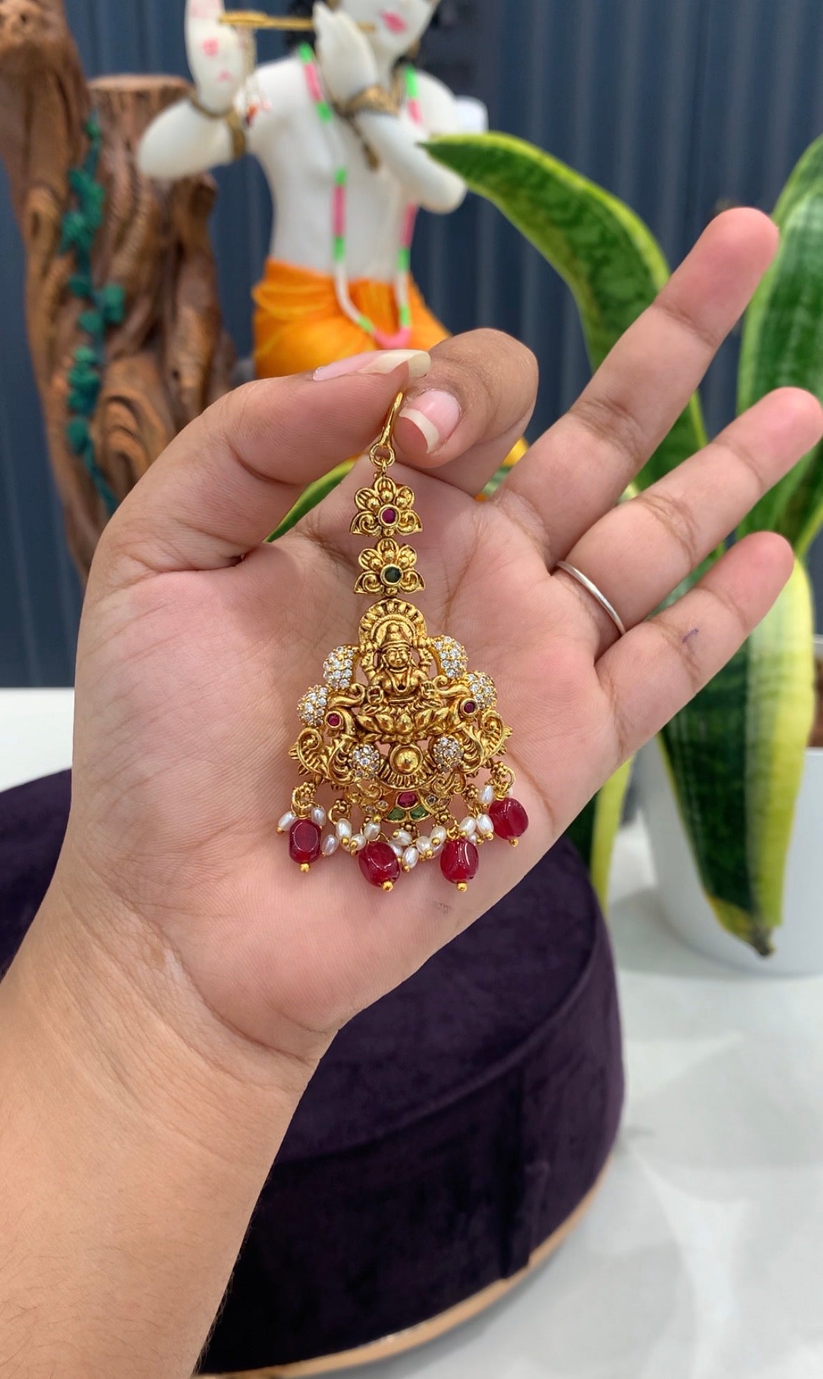 Beautiful customised nakshi tikka