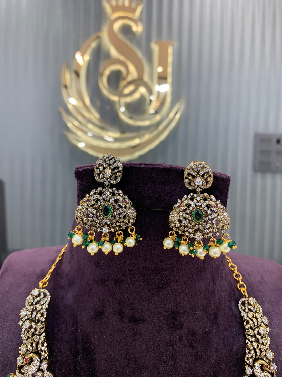 Beautiful neckset