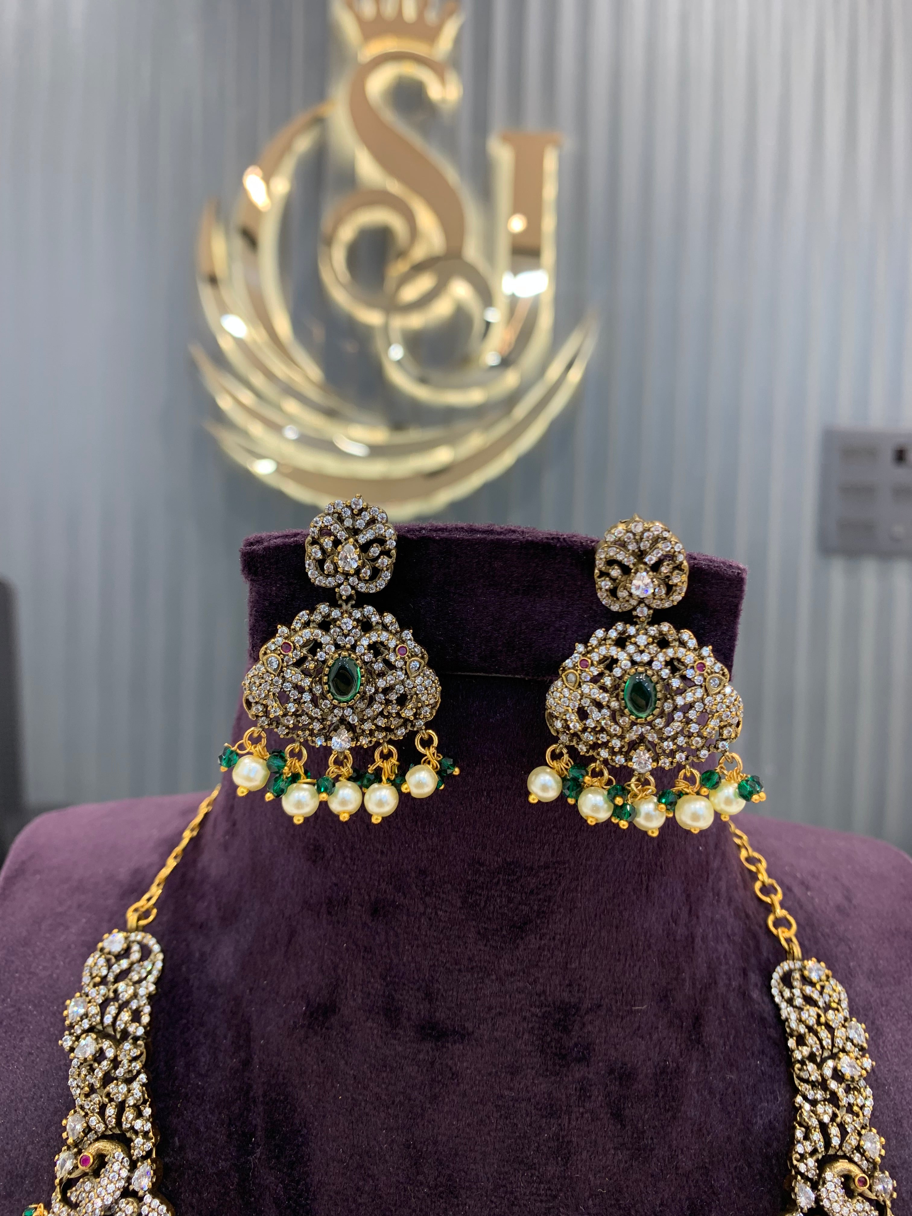 Beautiful neckset