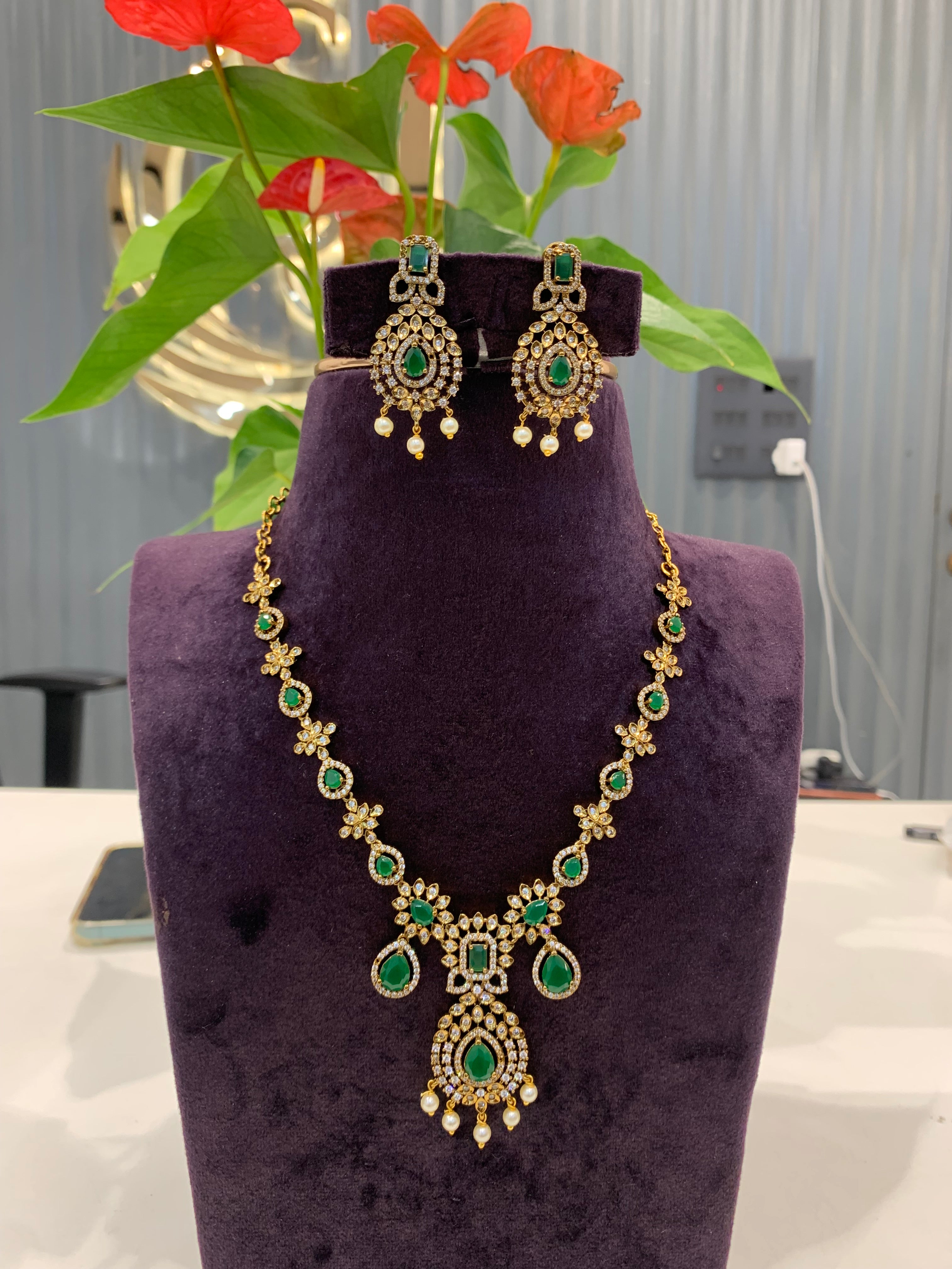 Beautiful mehandhi polish necklace