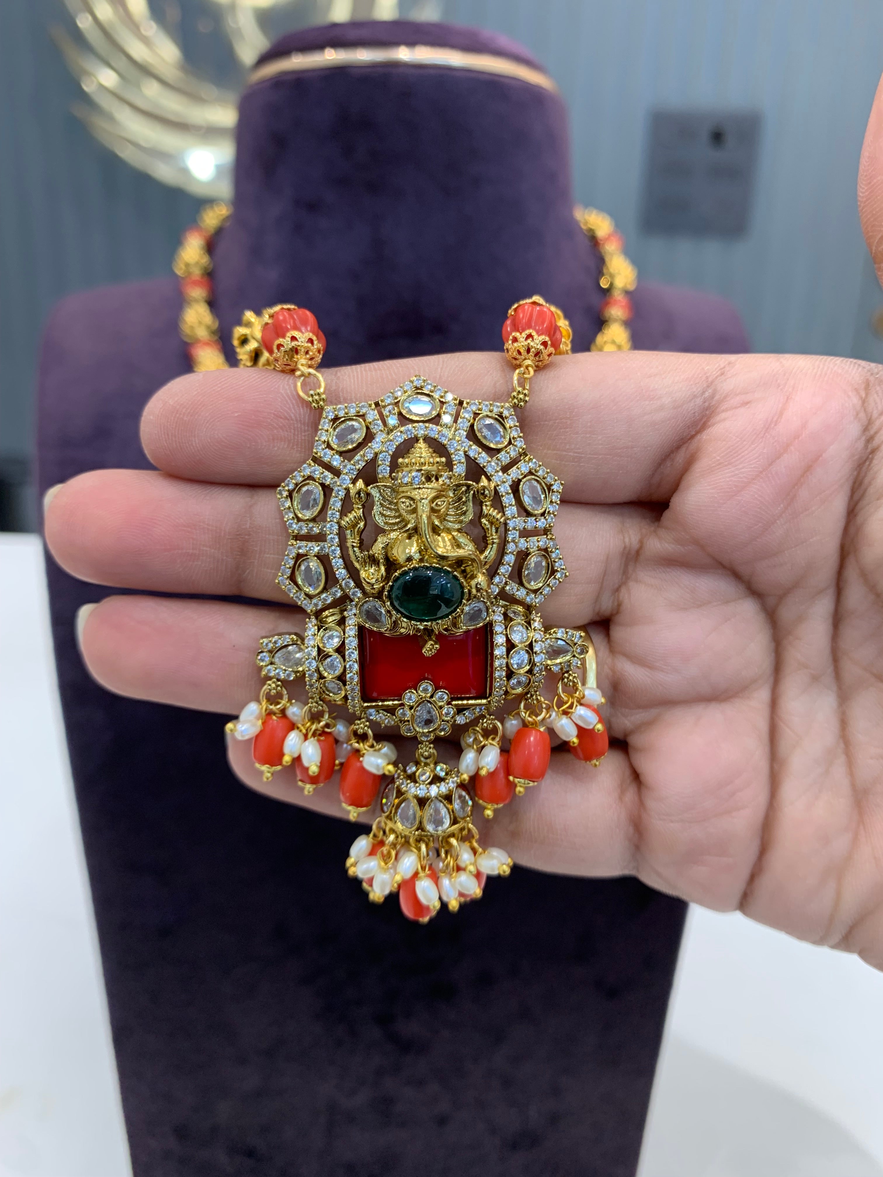 Beautiful Vinayaka Coral set