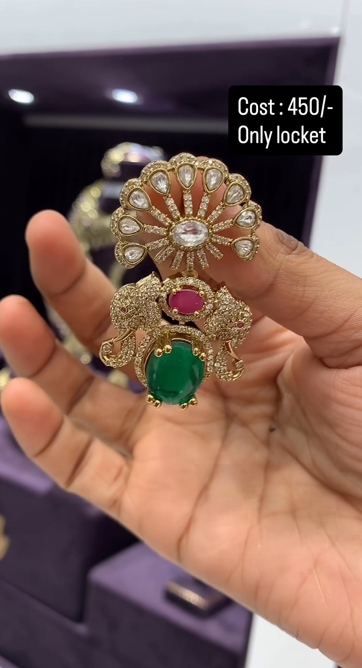 Beautiful locket with back hook