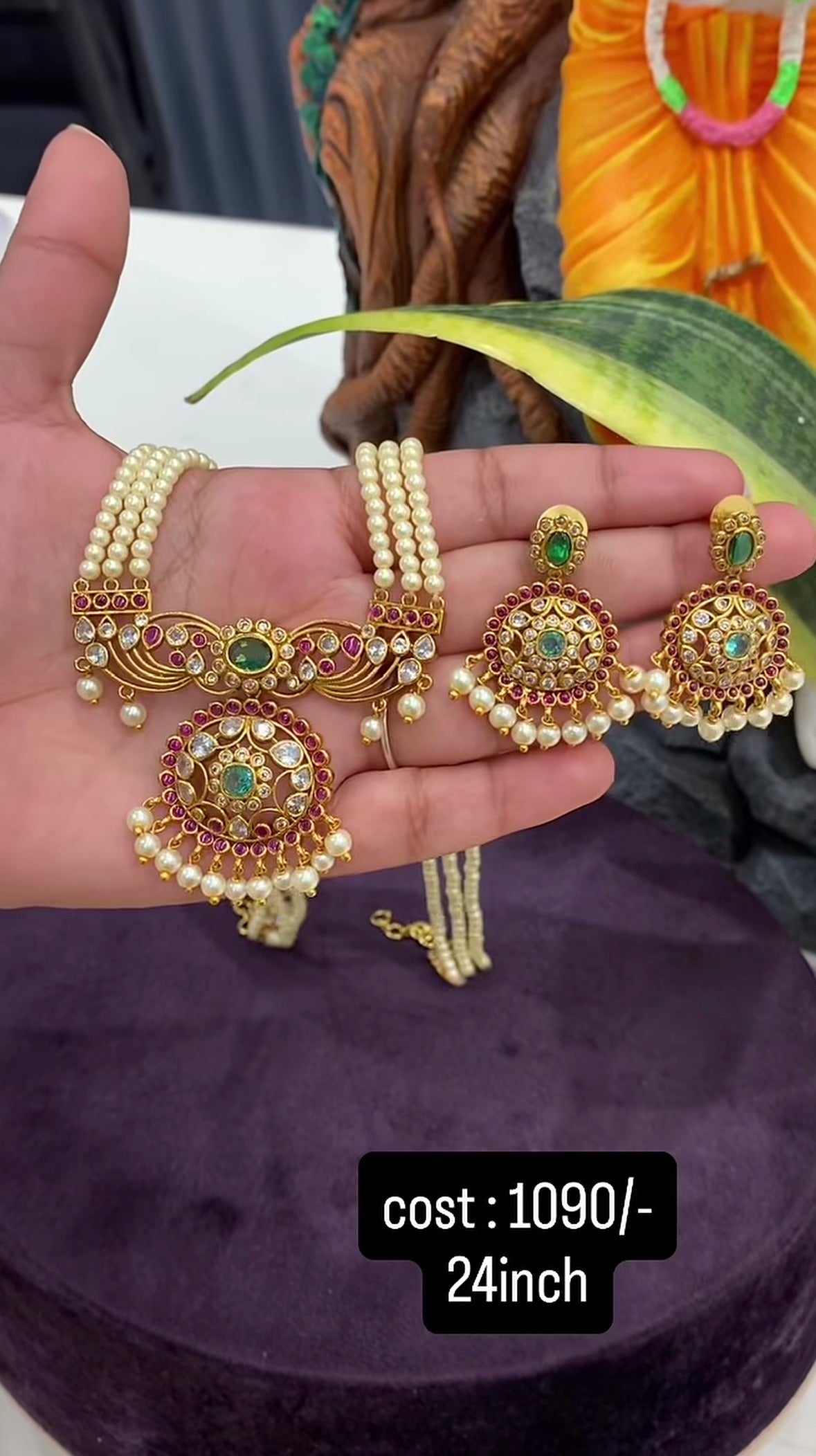 Beautiful pearls set