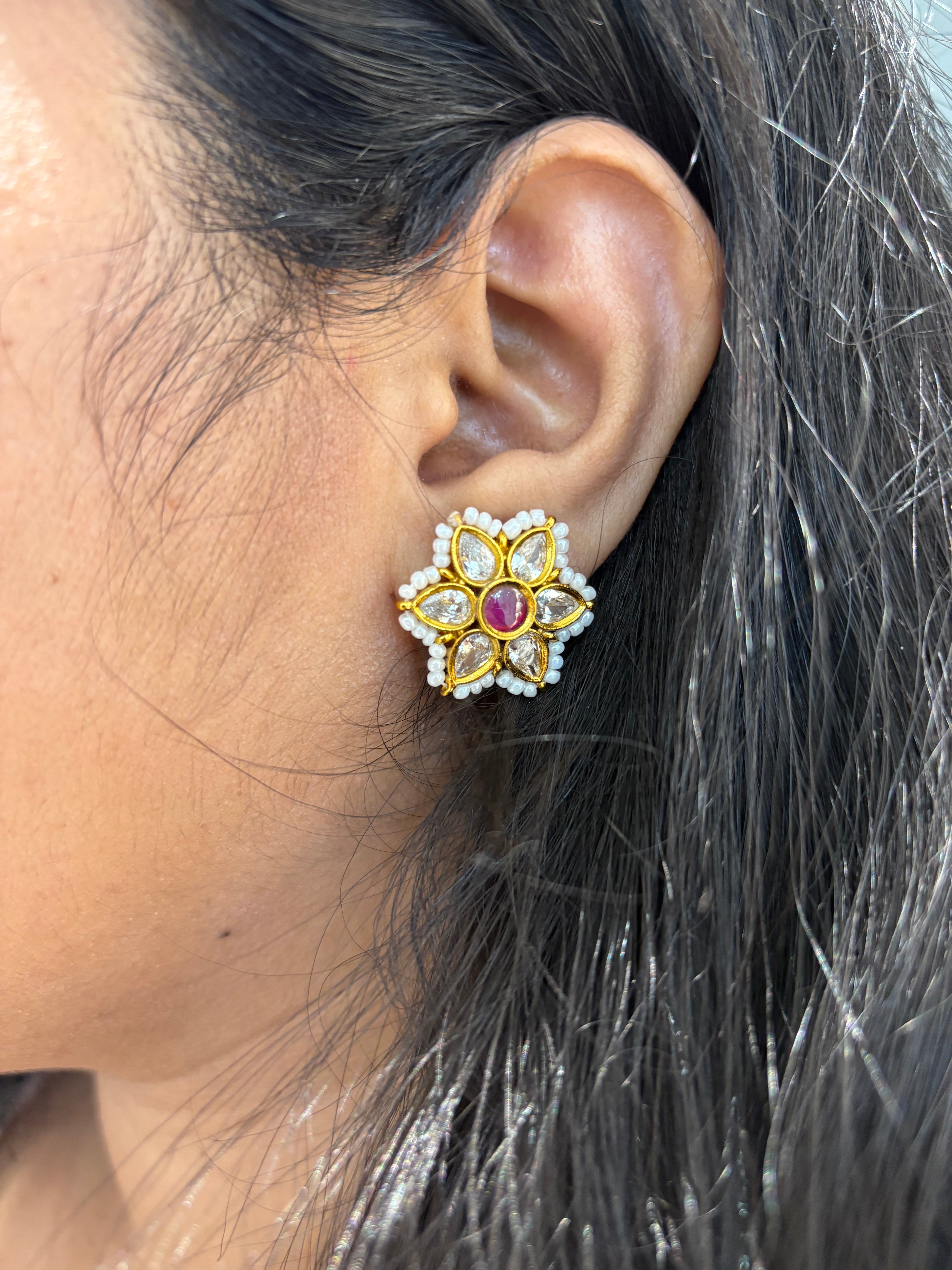 Pearl studs
