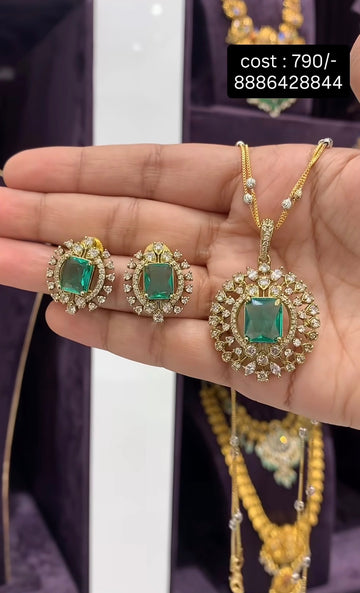 Beautiful Pendent set