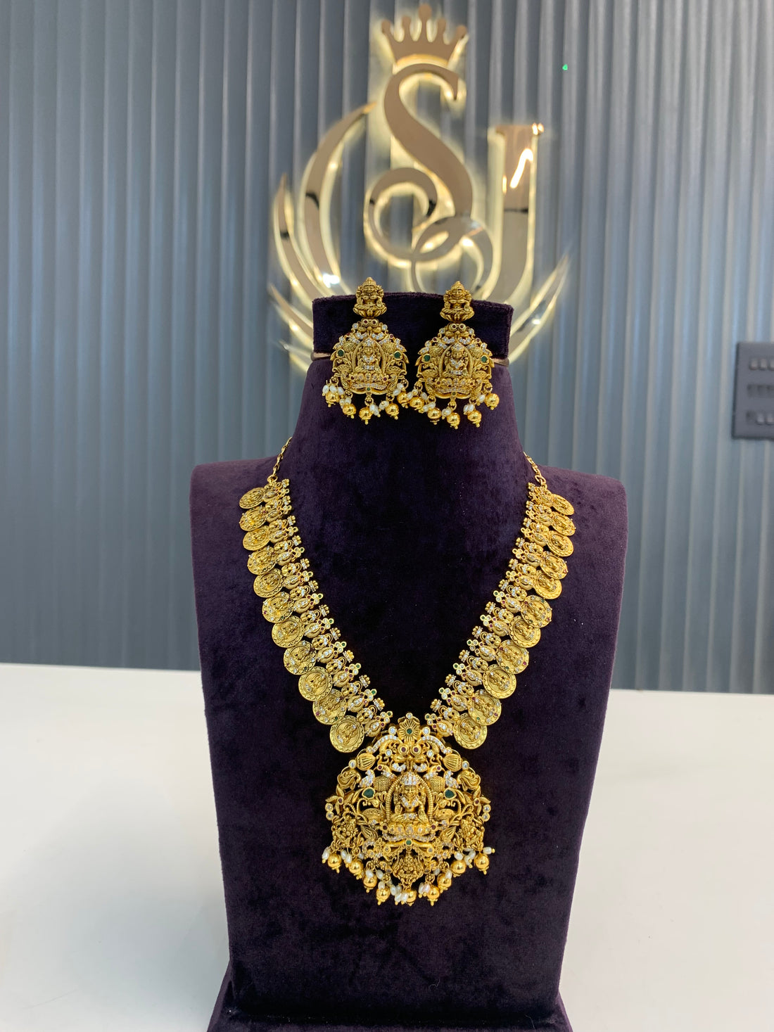 Beautiful nakshi necklace
