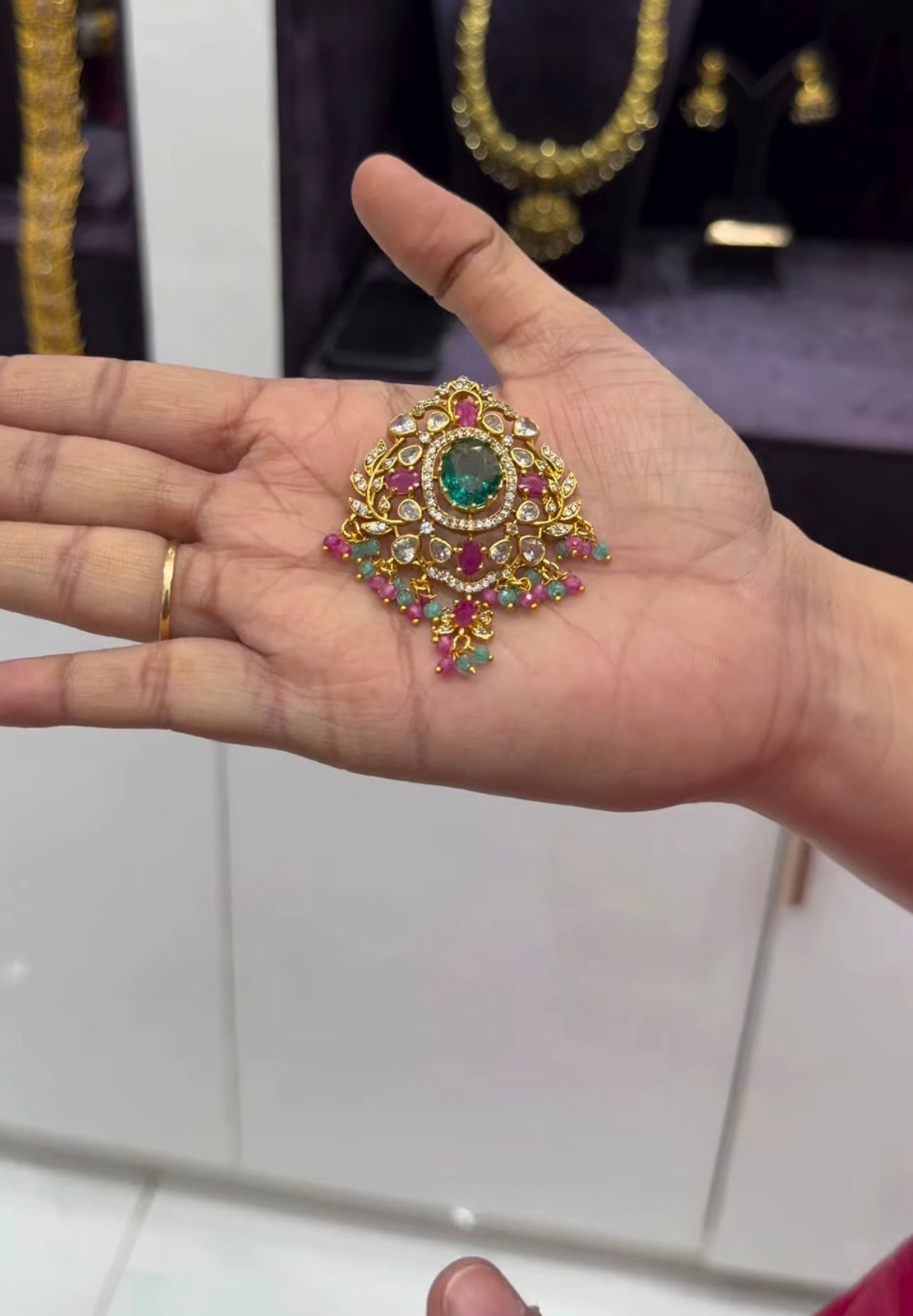 Beautiful pendant with back hook
