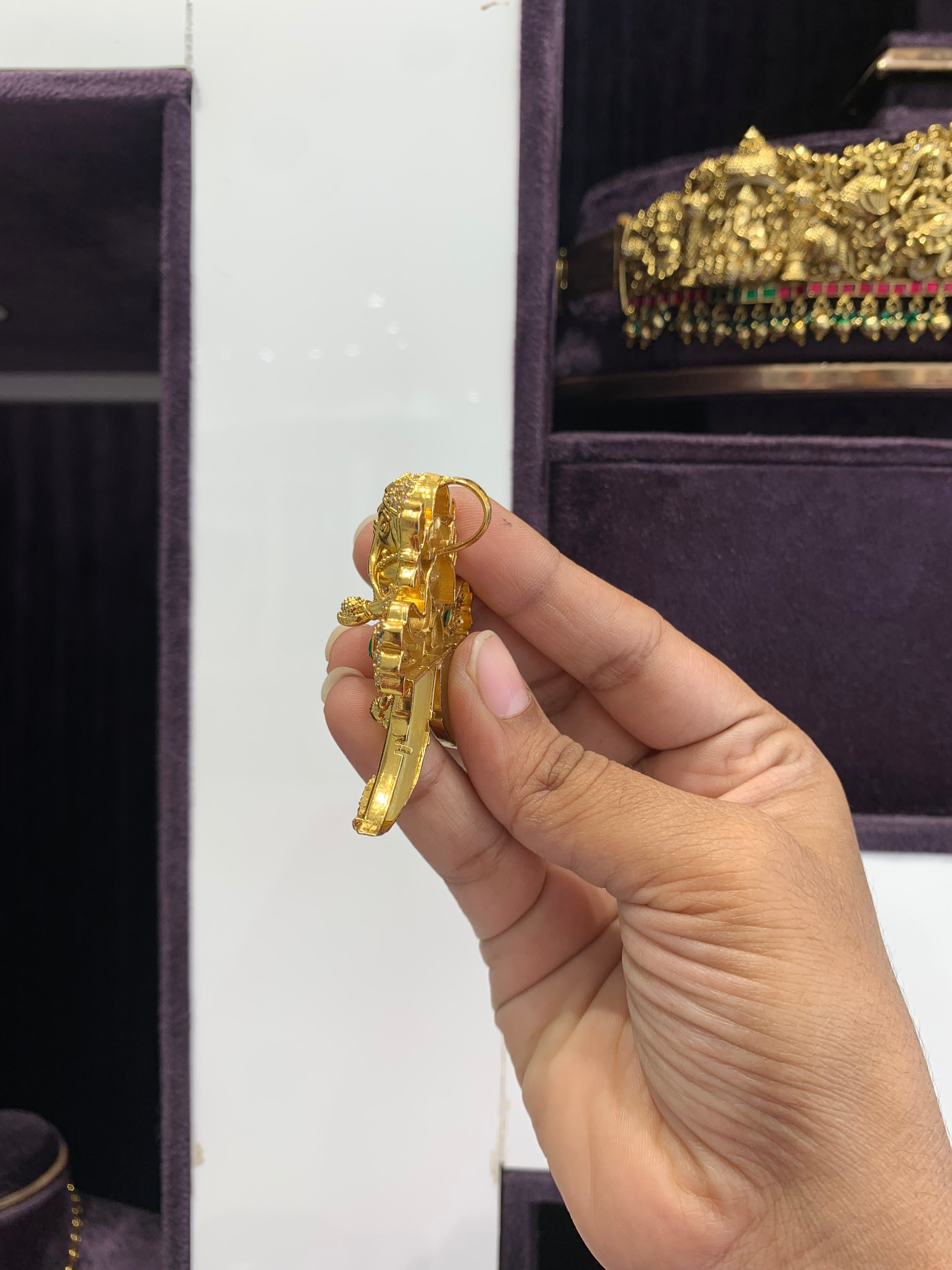 Beautiful Tiger nail Vinayaka Locket with Back hook