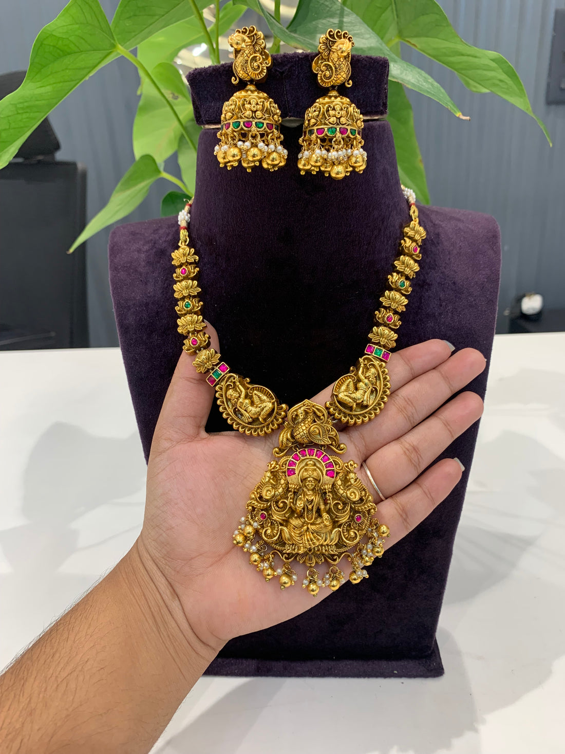 Beautiful 3D jadav stone mini haram