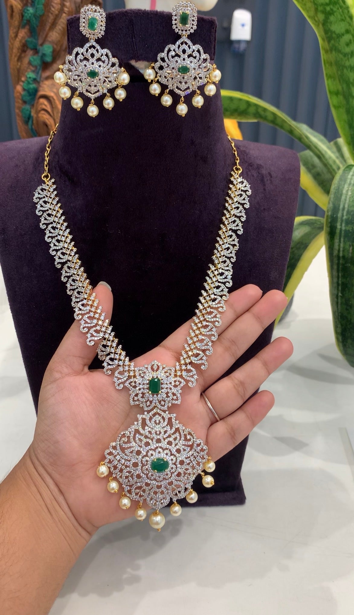 Beautiful Gj necklace