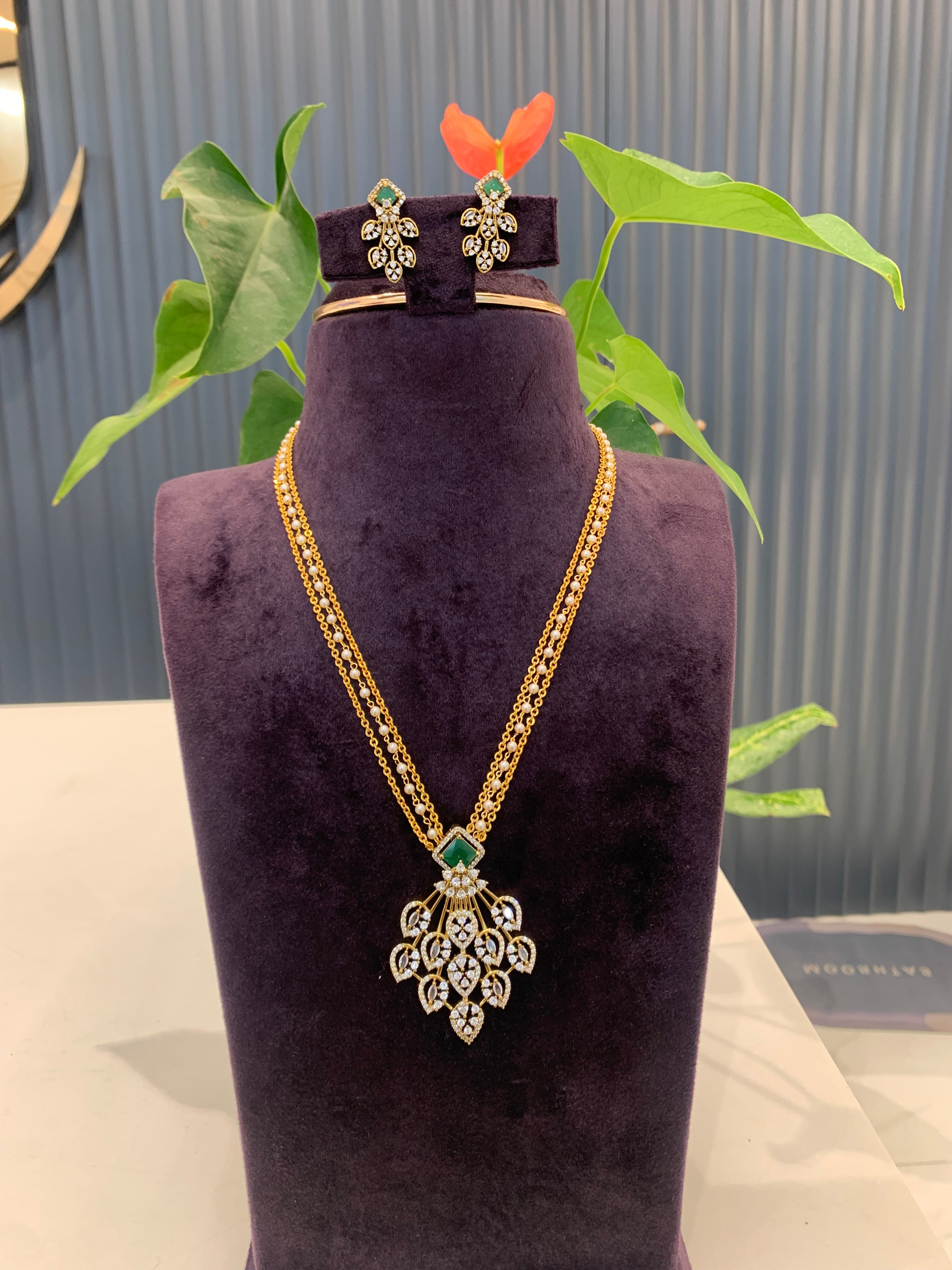 Beautiful locket set with chain and pearl chain