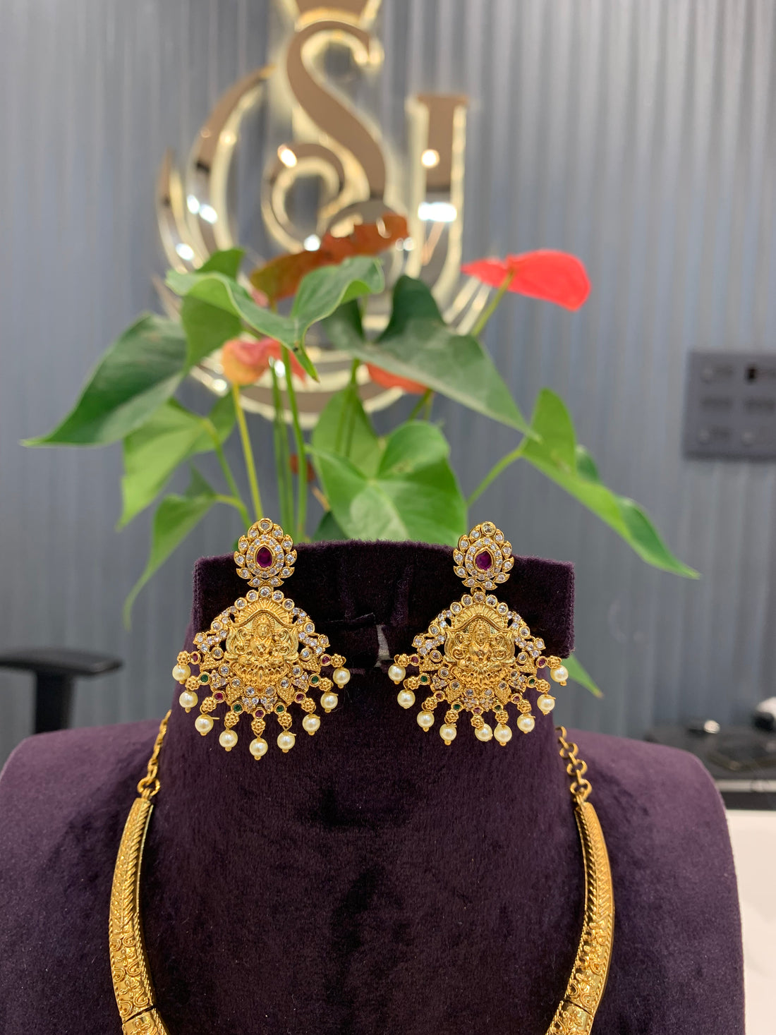 Beautiful kanti necklace