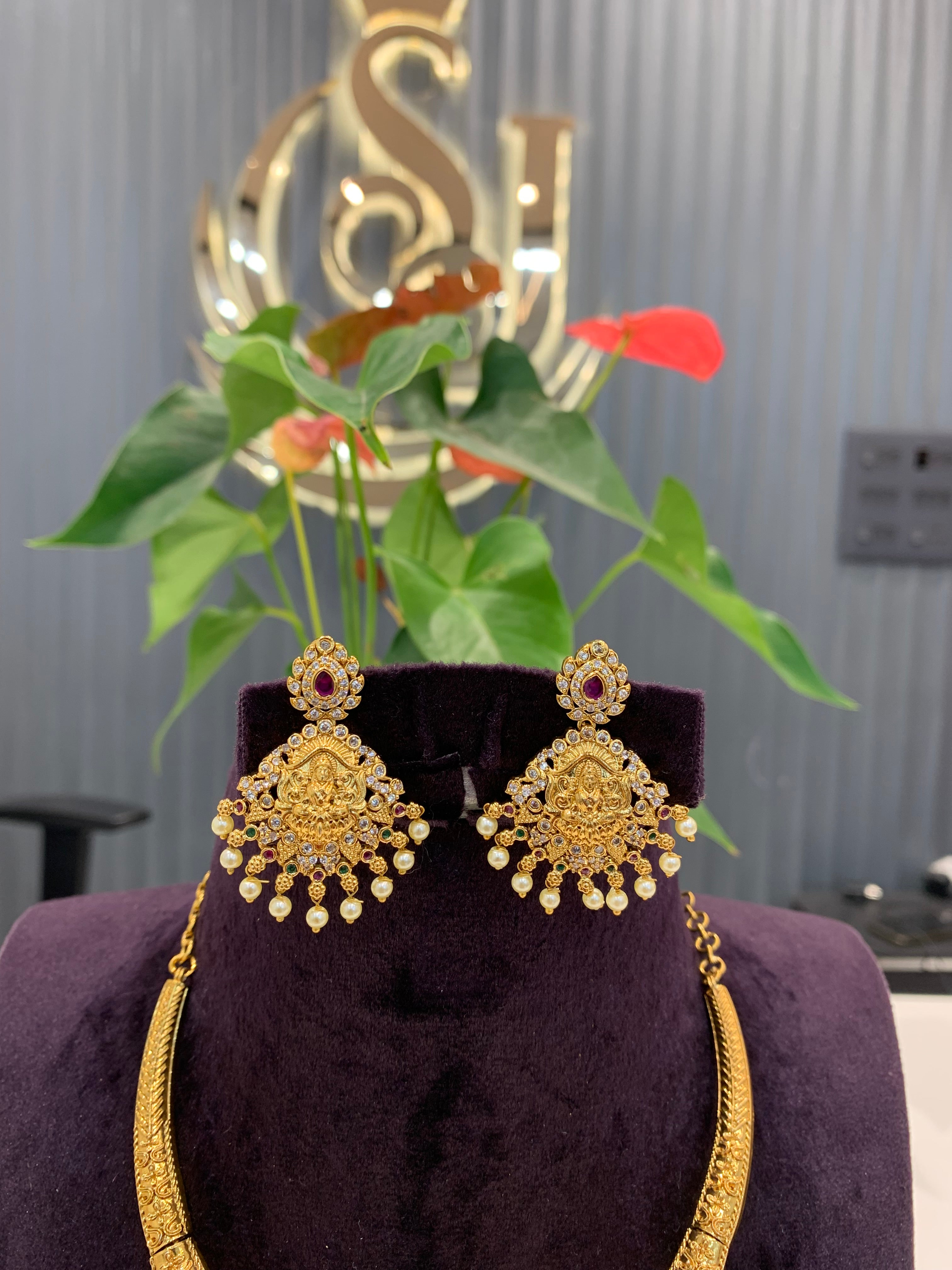 Beautiful kanti necklace