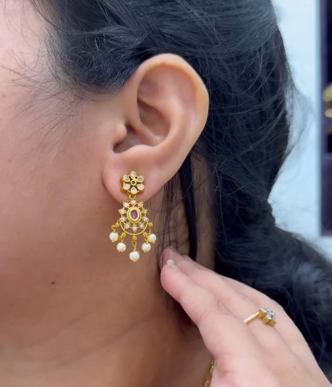 Beautiful mango short necklace