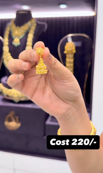 Beautiful cute gold replica jumkies