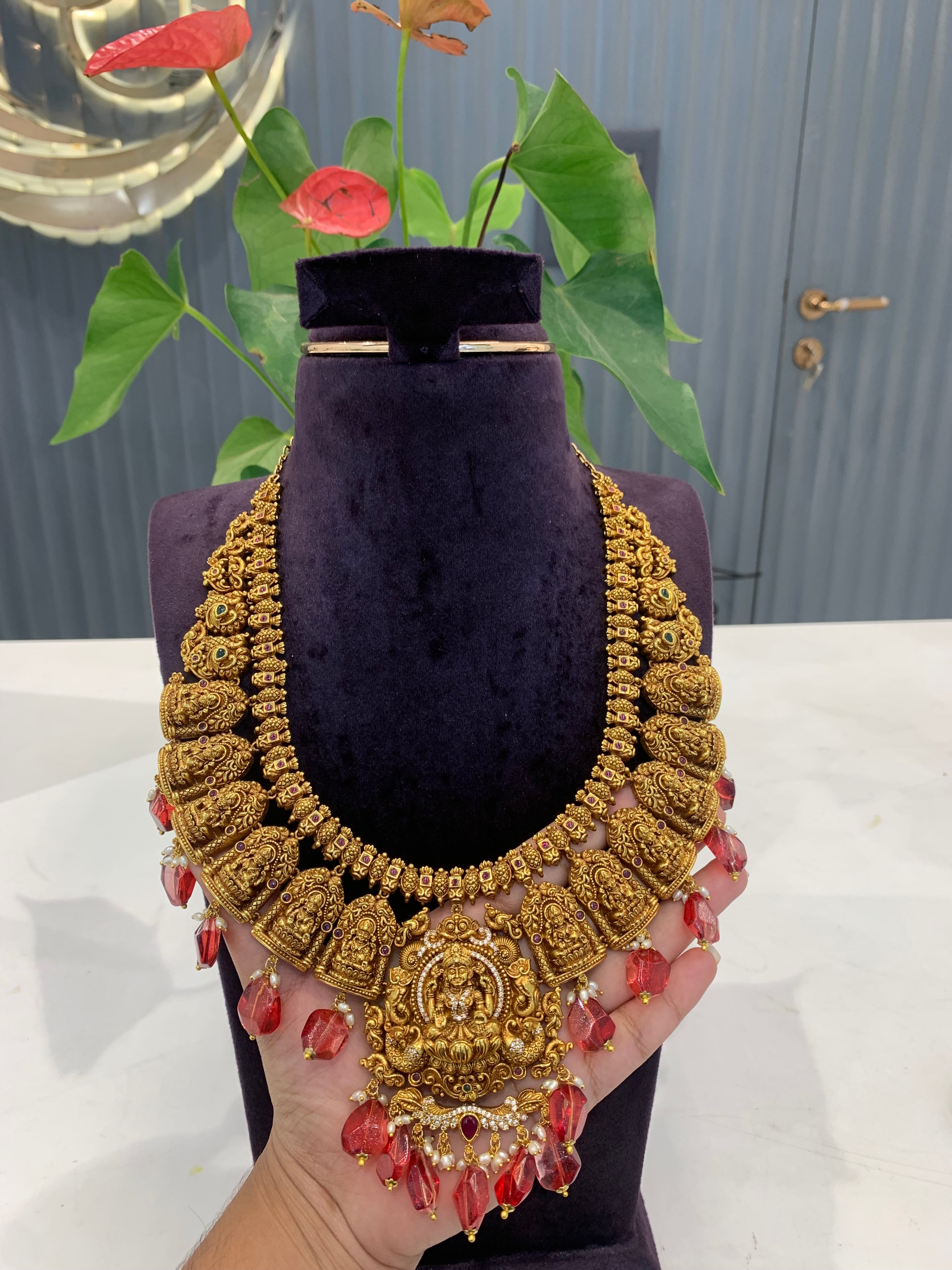 Beautiful heavy 3D haram without earrings