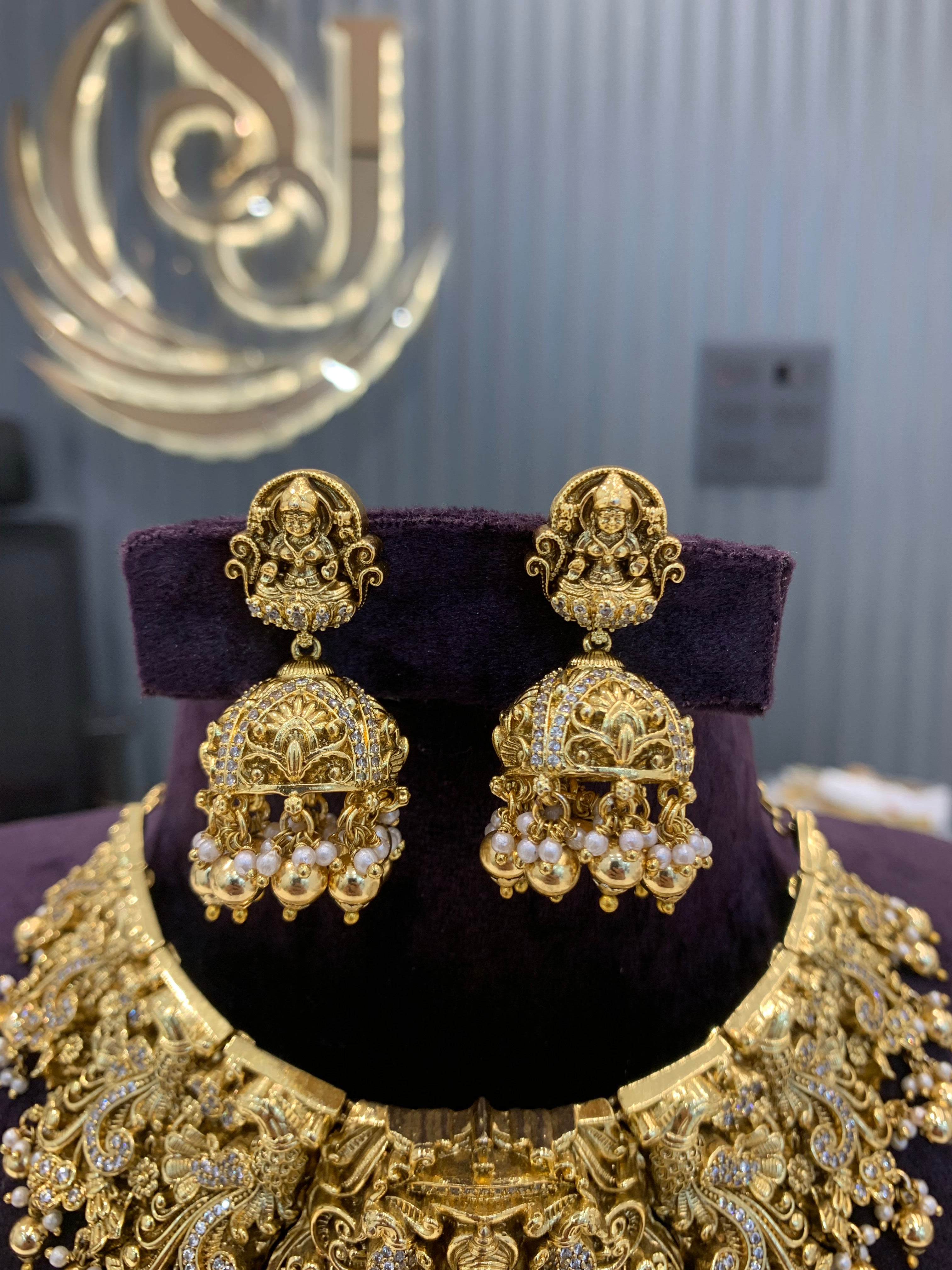 Beautiful 3D chocker