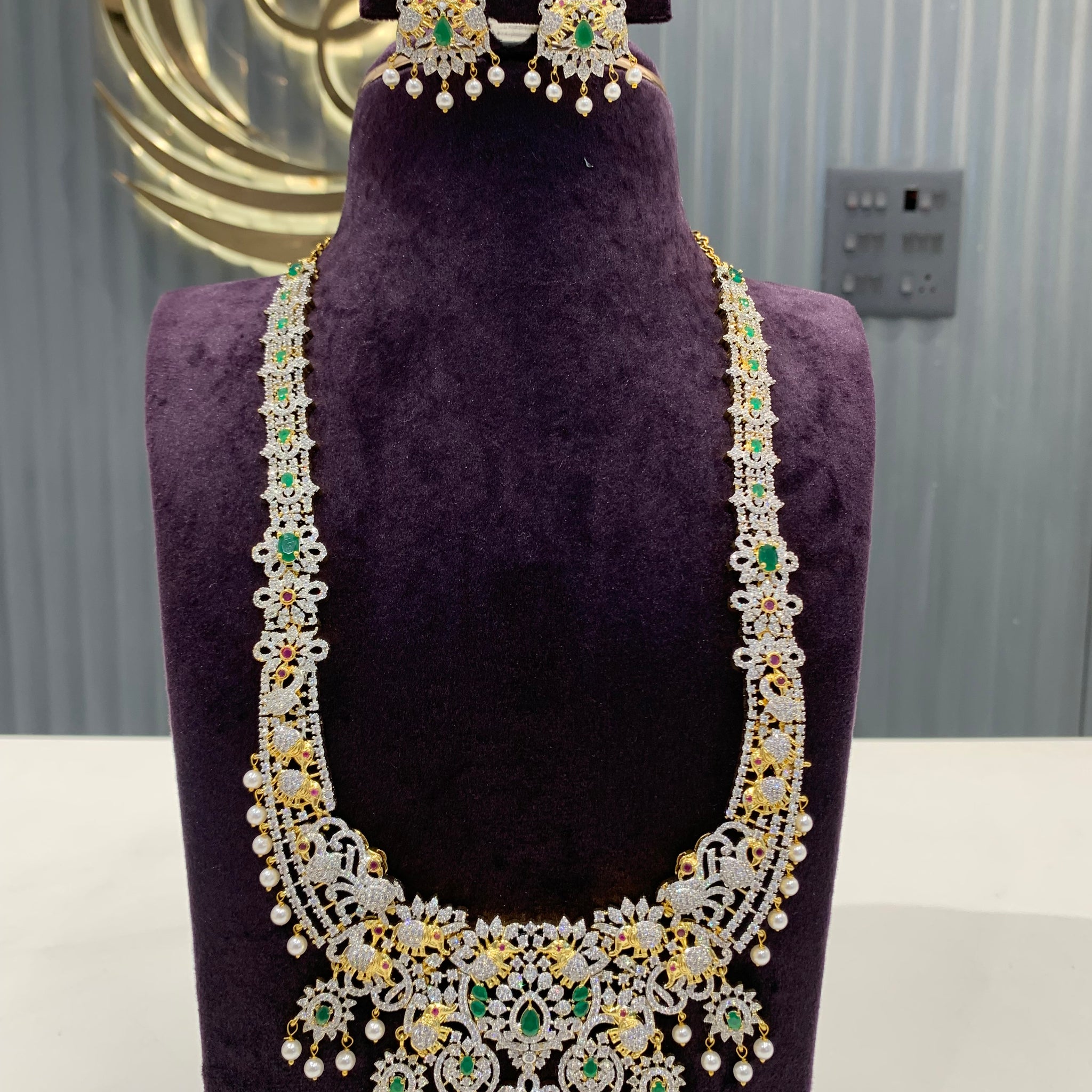 Beautiful unique pattern GJ polish long haram with green stone