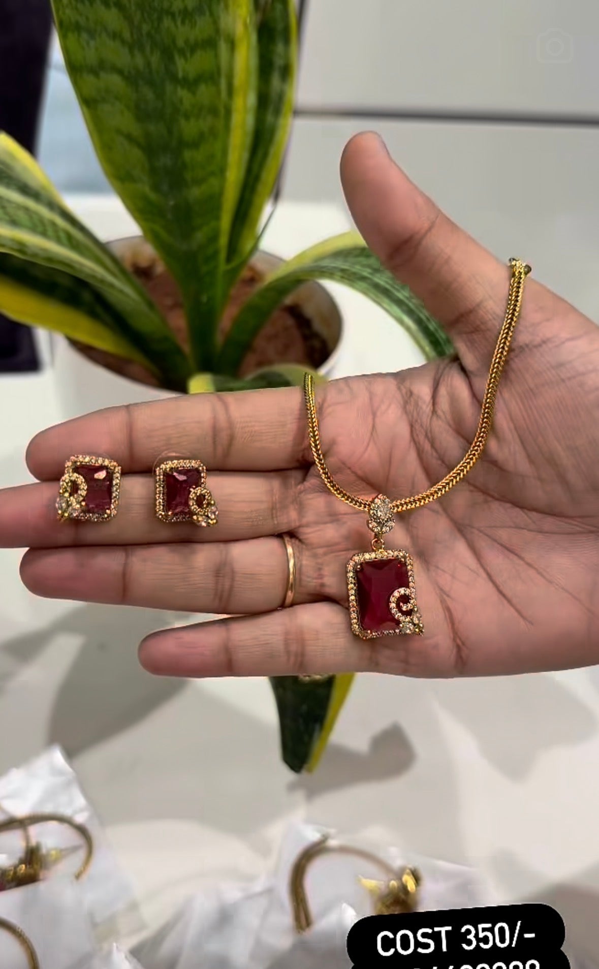 Beautiful Red Stone Pendent Set