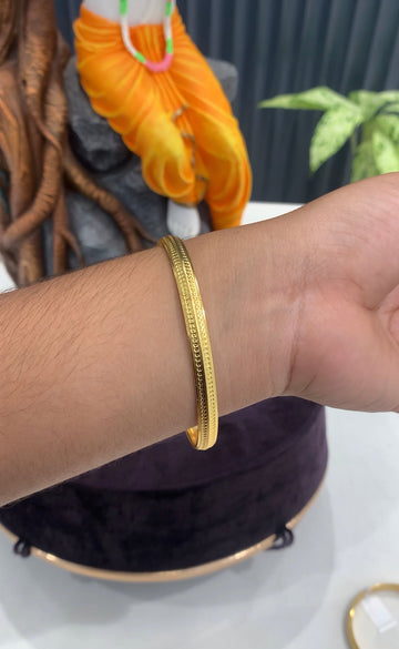 Beautiful microplated men’s kada(single)
