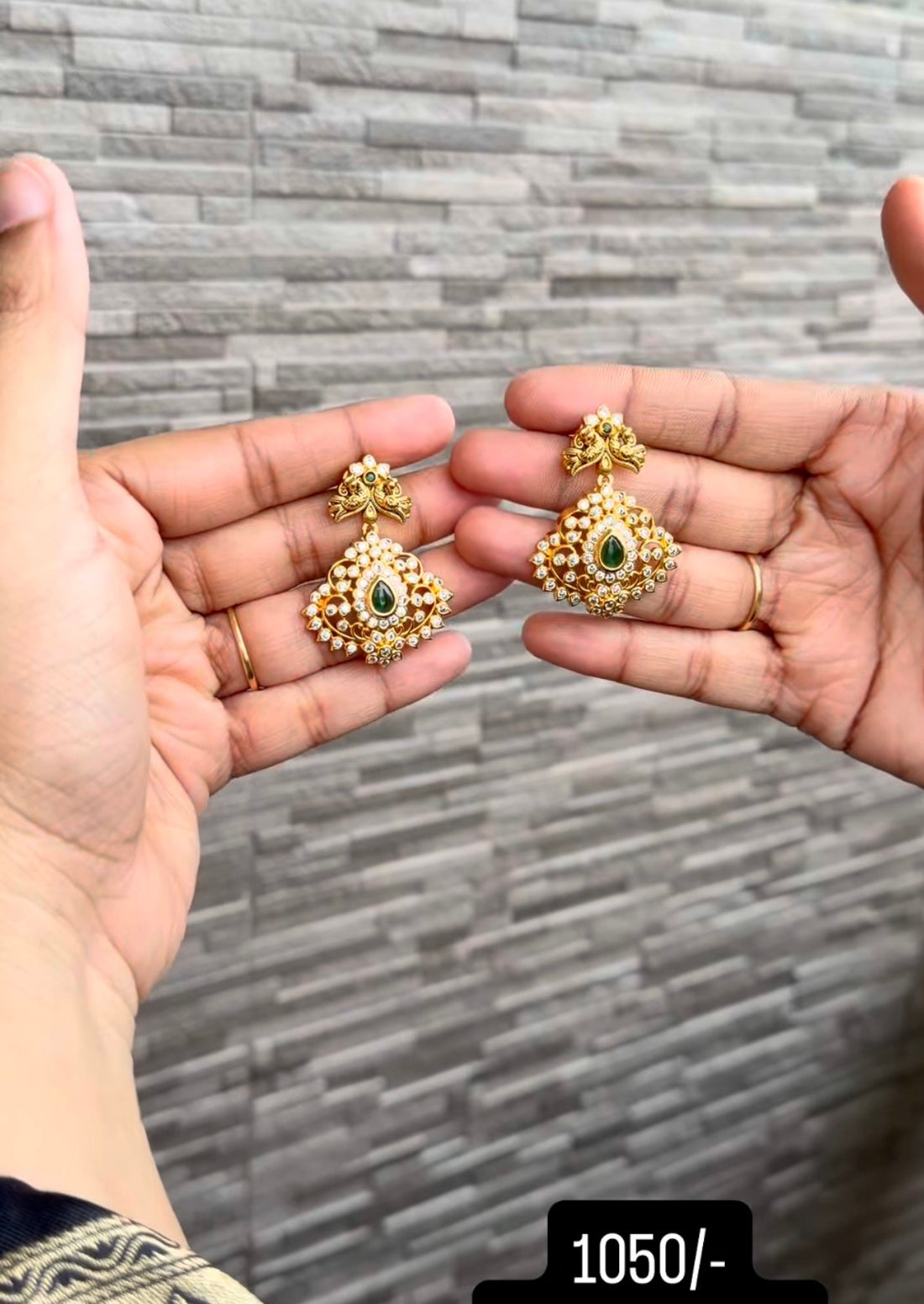 Beautiful nakhi necklace