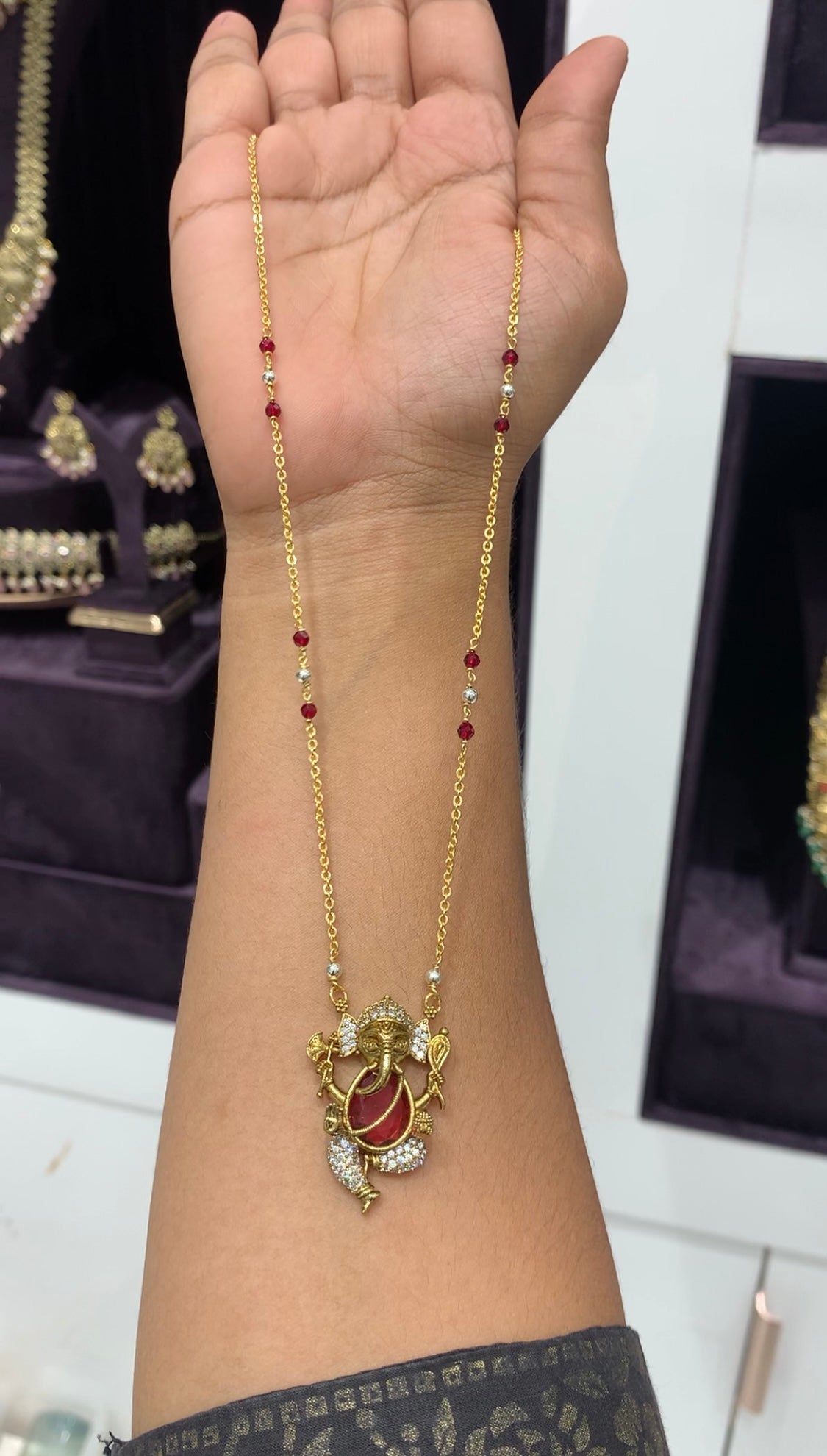 Beautiful Ganesh Pendent with Chain