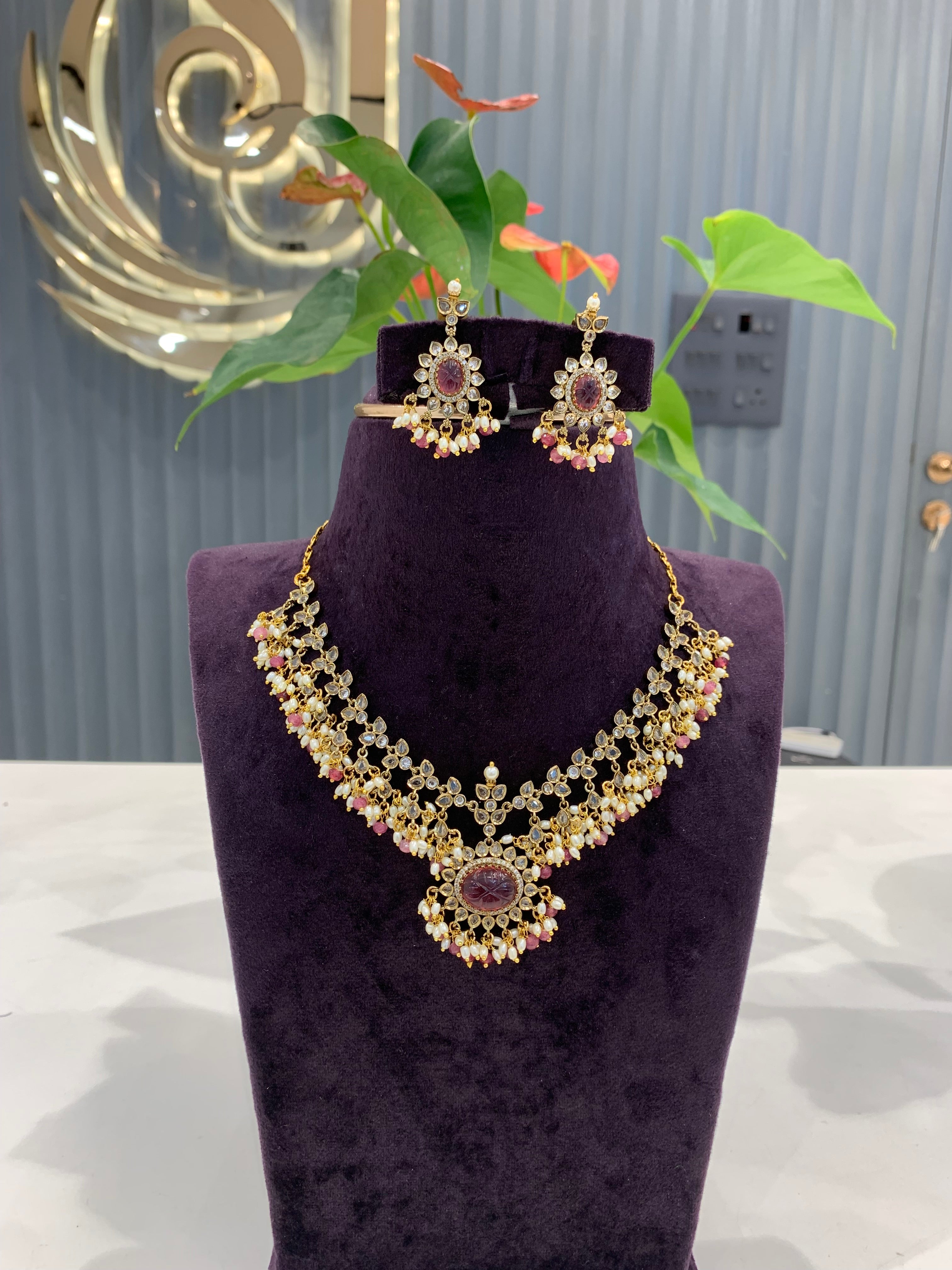 Beautiful Victoria necklace