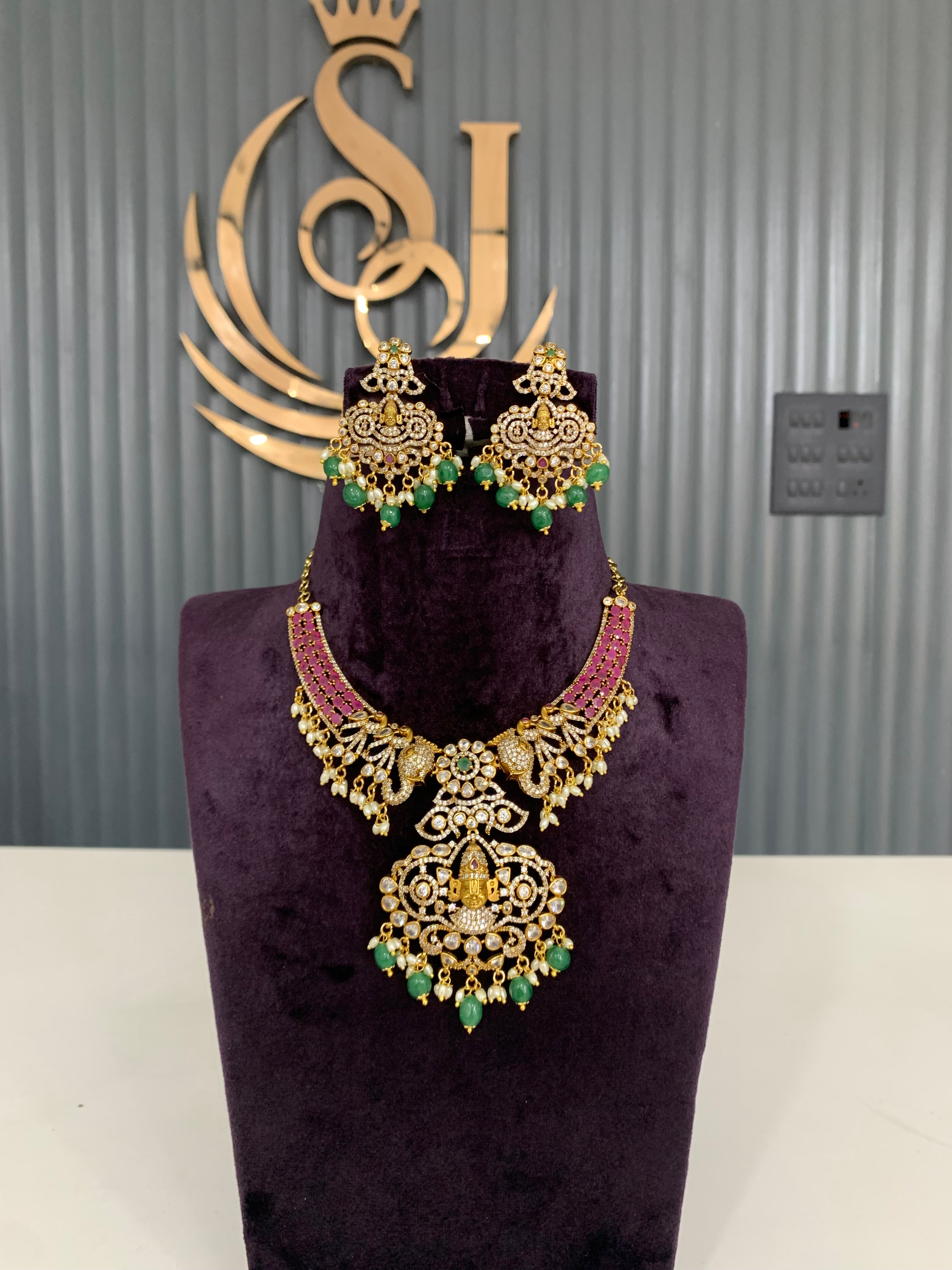 Beautiful kempu stone necklace
