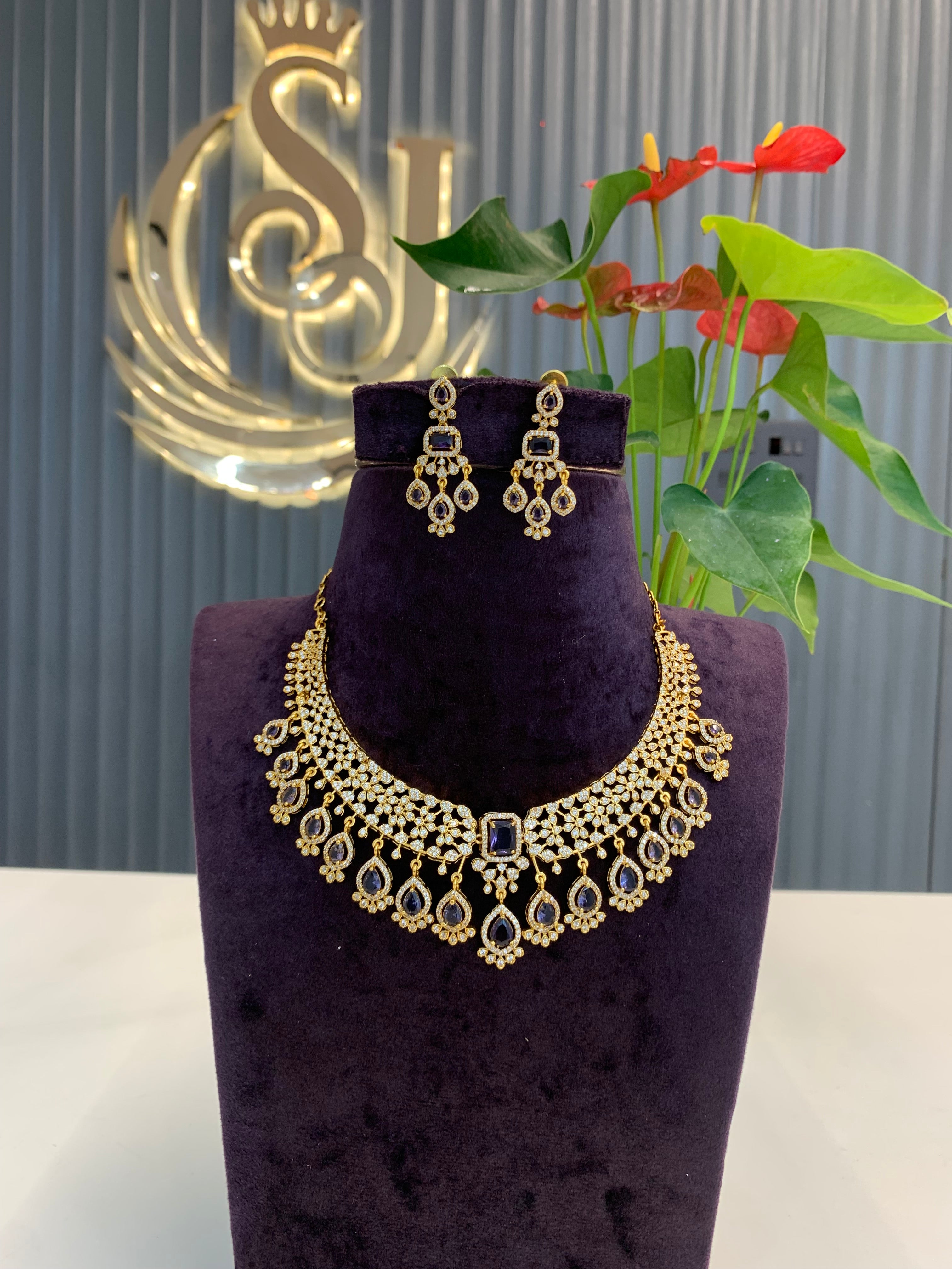 Beautiful voilet stone necklace