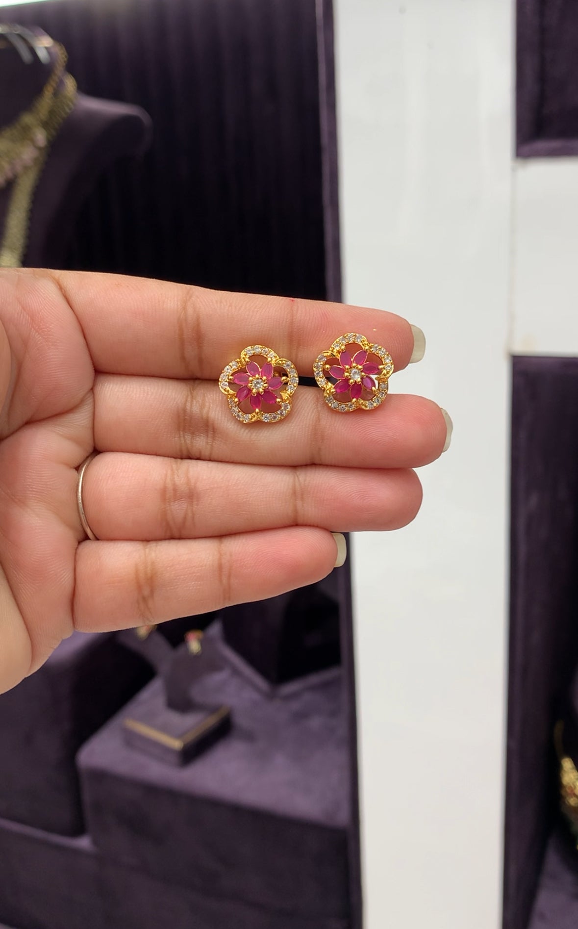 Beautiful studs with back screw