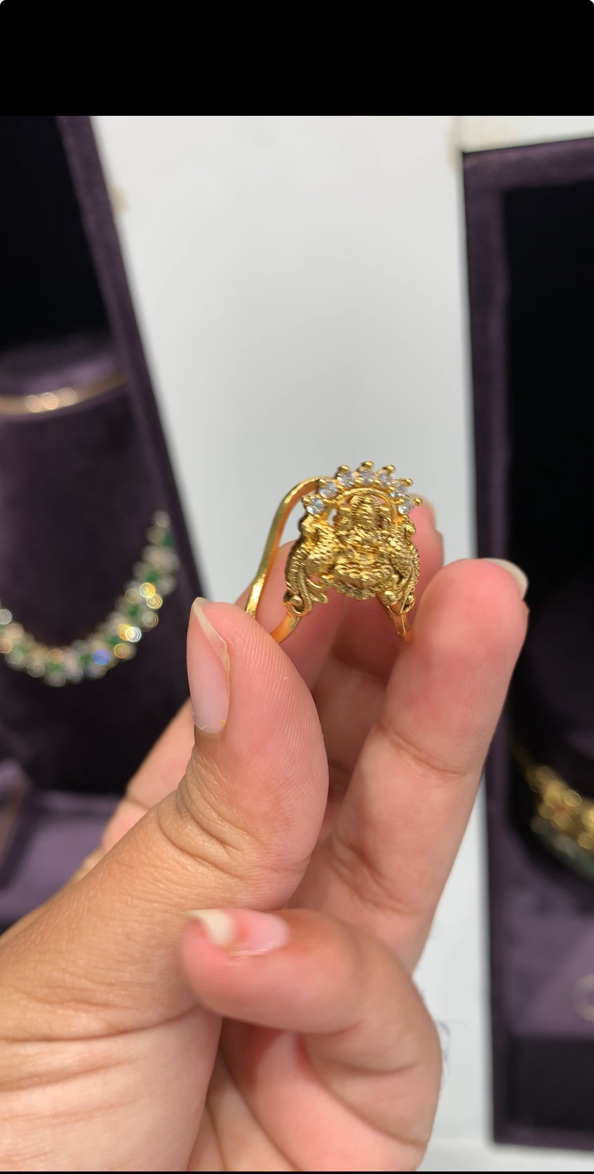 Beautiful traditional vanki ring freesize