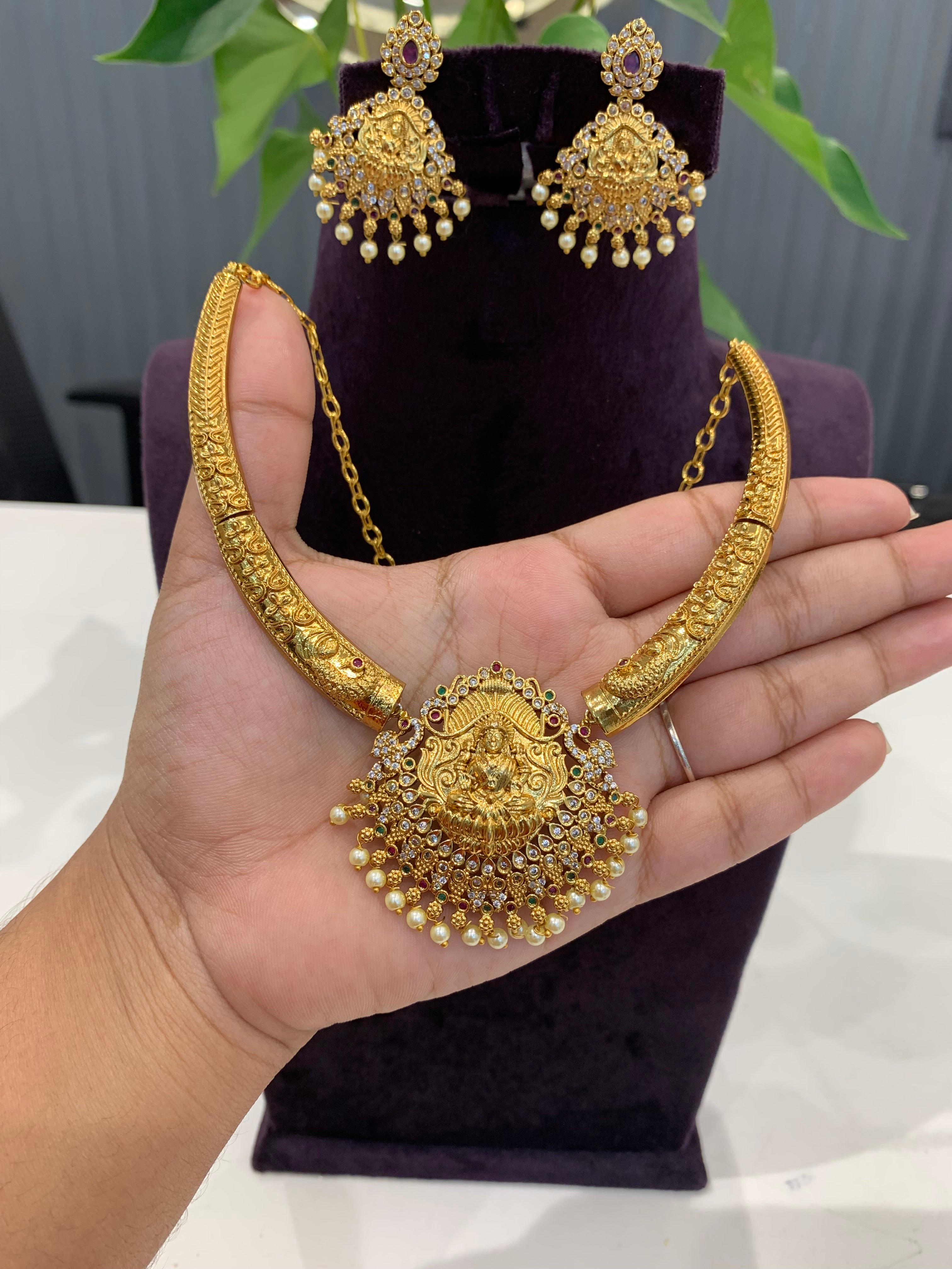 Beautiful kanti necklace