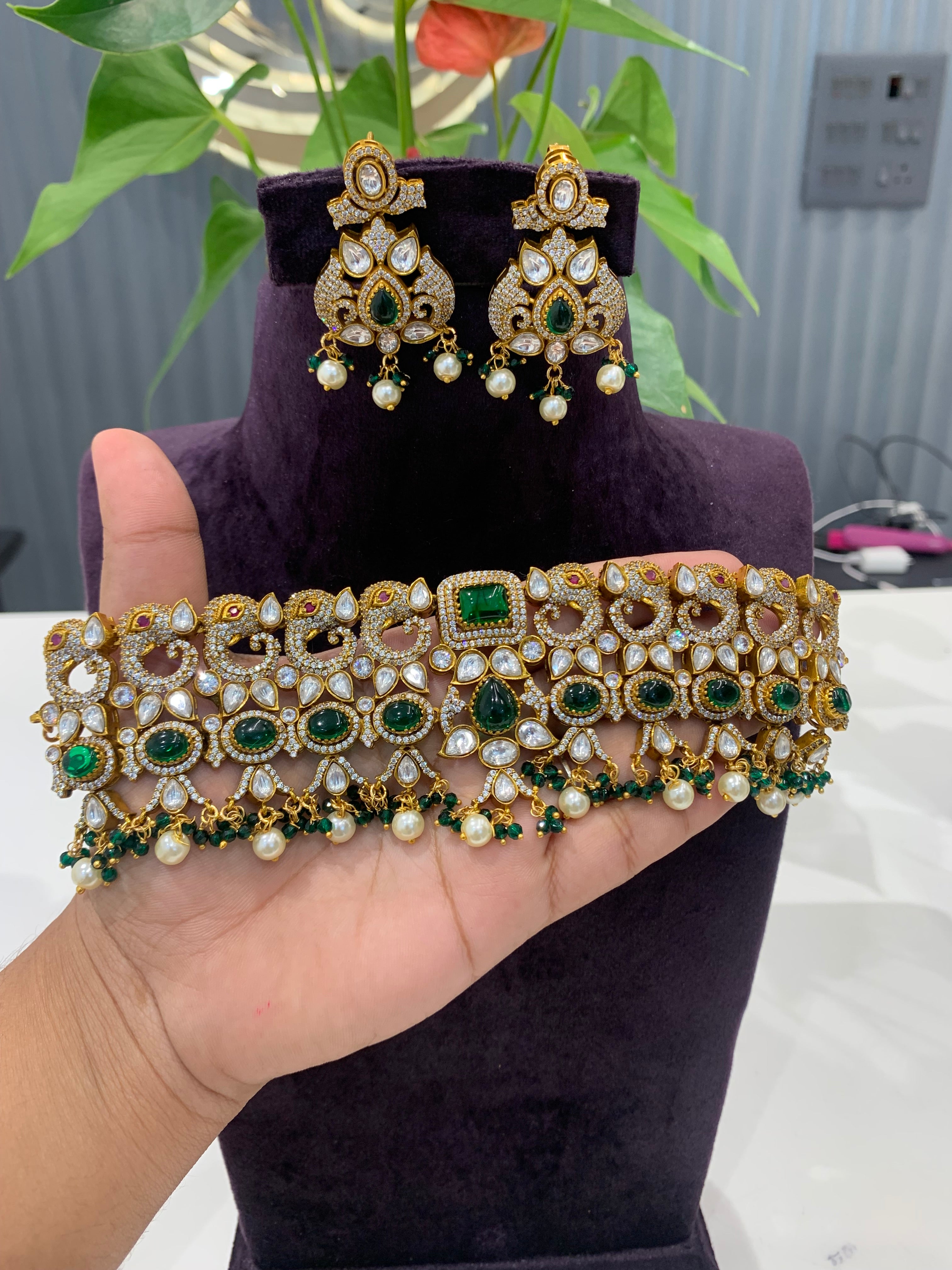 Beautiful moissanite stone premium chocker