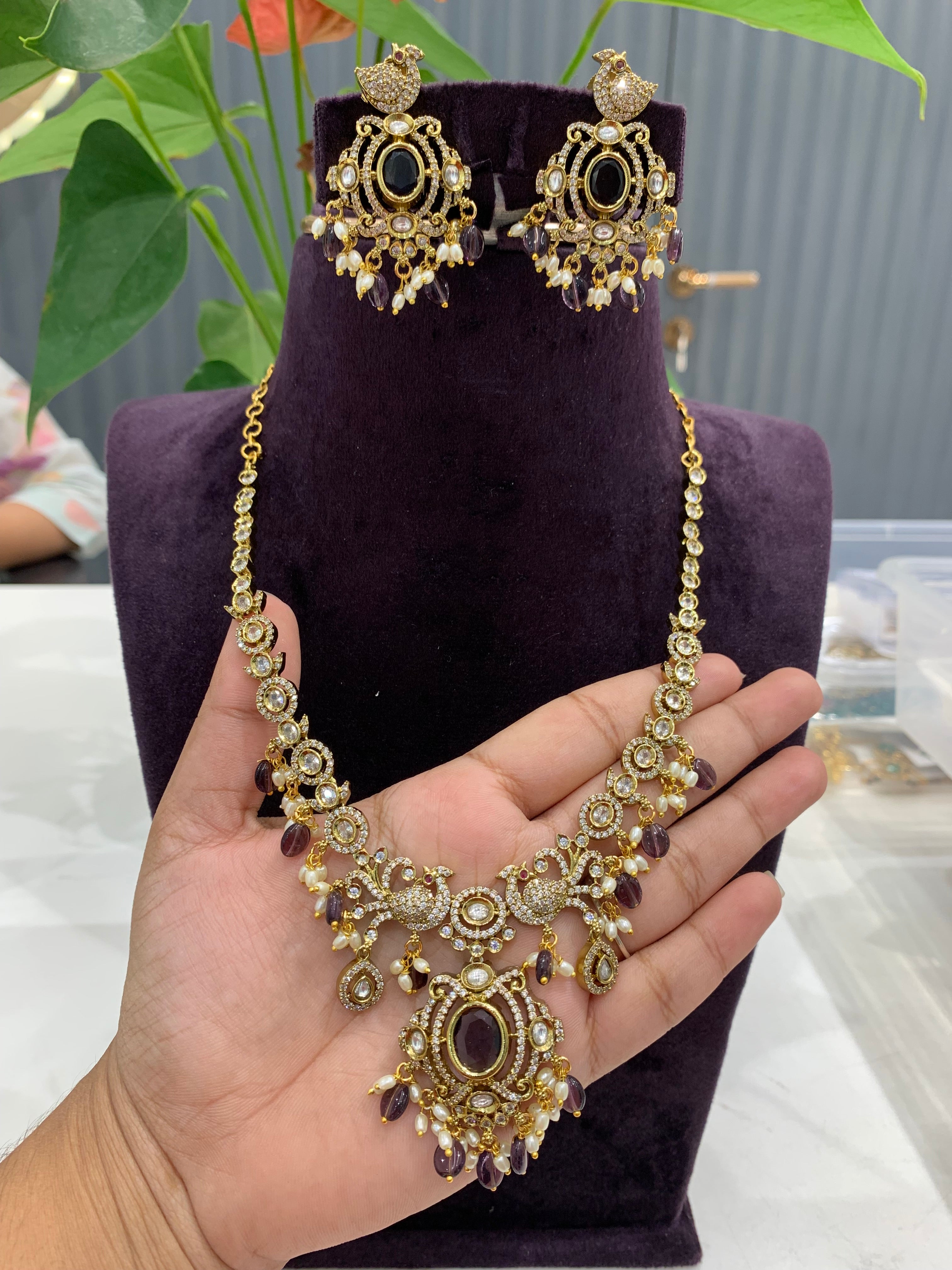 Beautiful mehandhi polish necklace