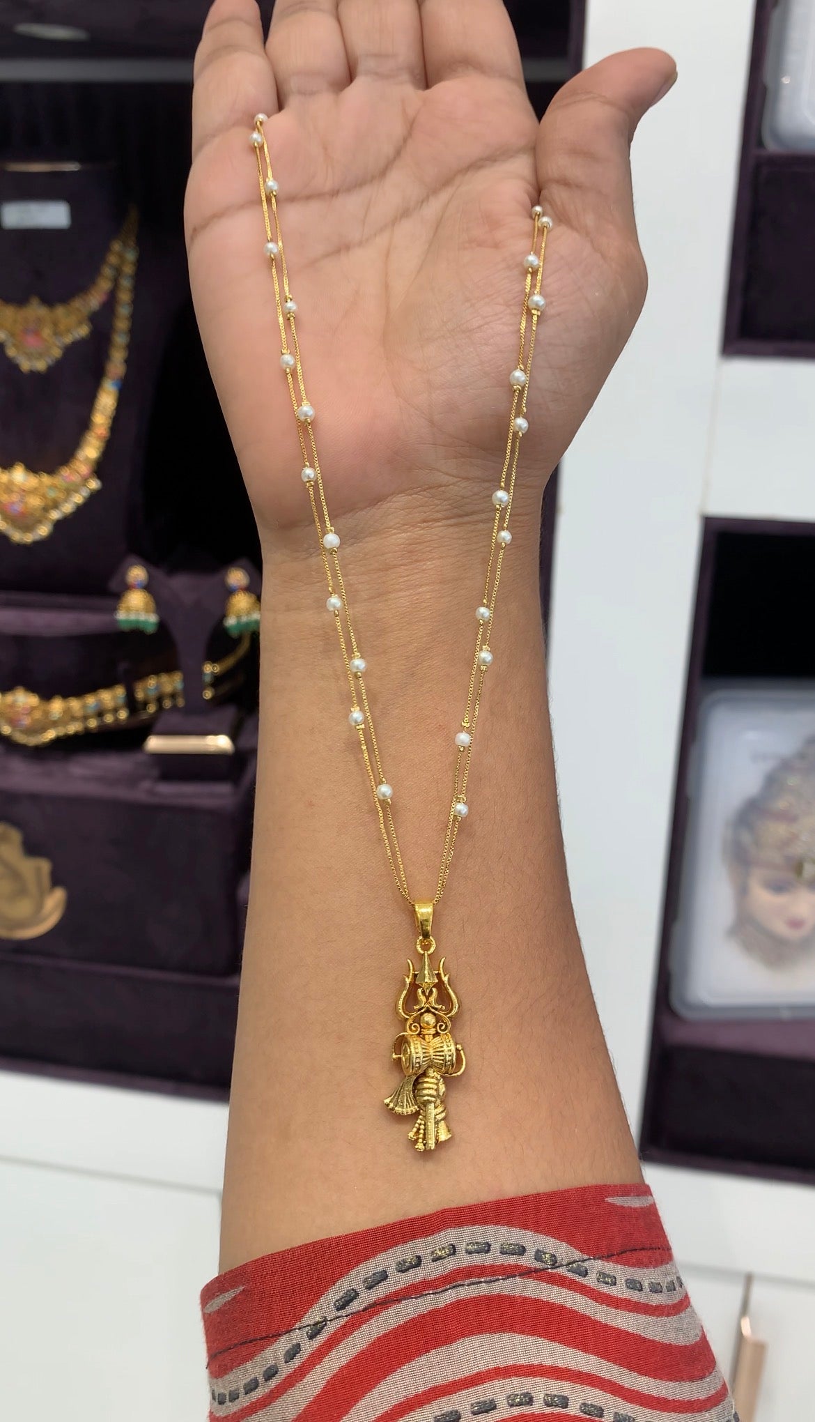 Beautiful traditional locket with 2 line fancy chain